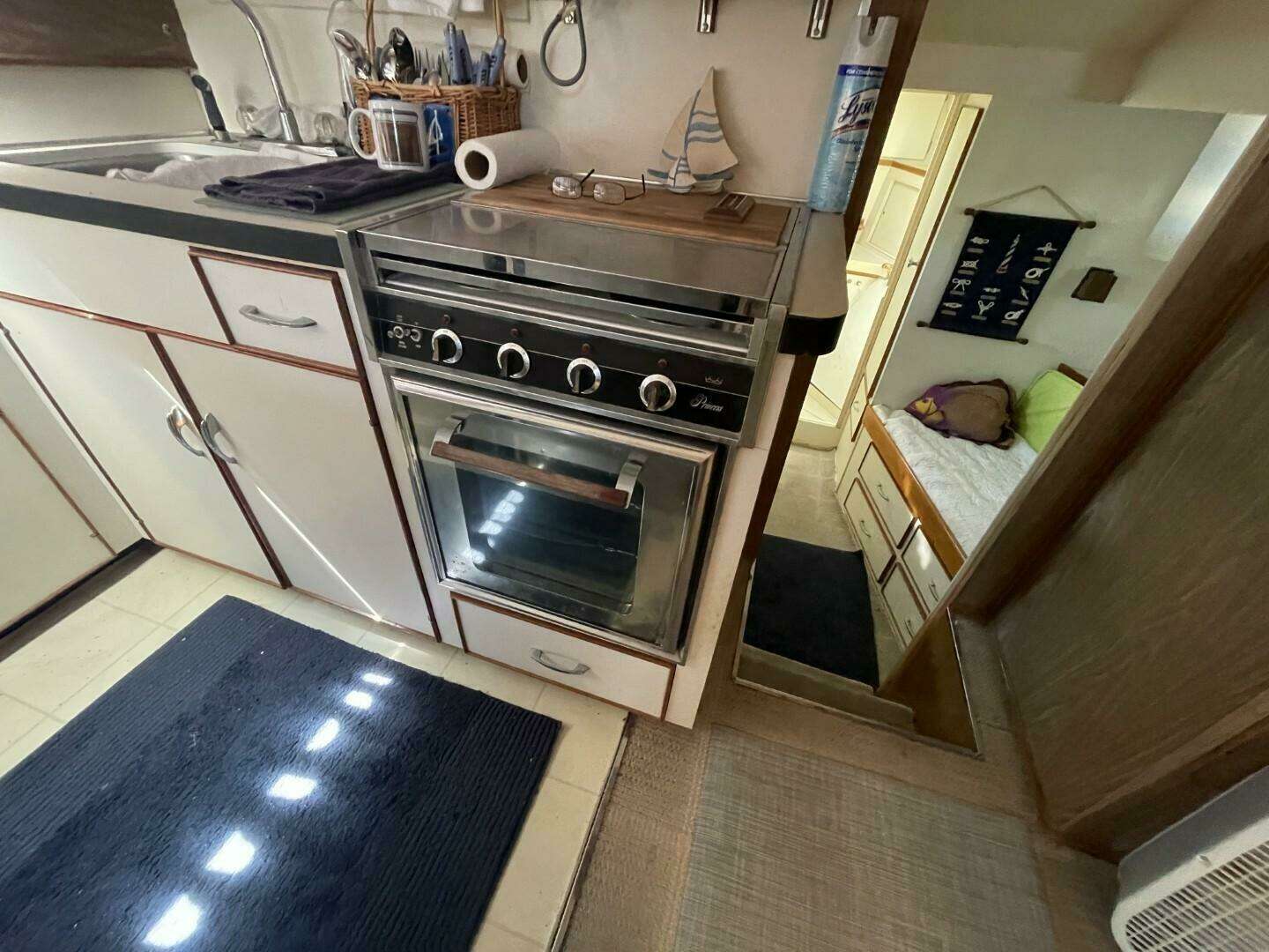 1969 Chris-Craft 47 Commander - Image 22