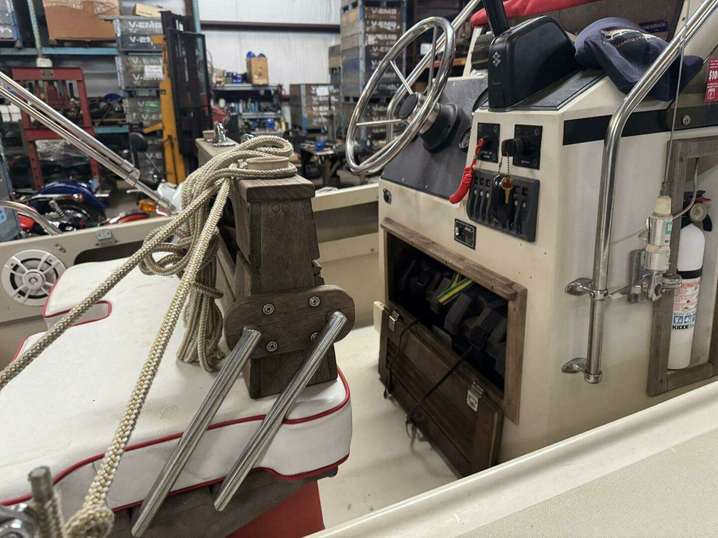 1988 Boston Whaler 17 Newport - Image 10