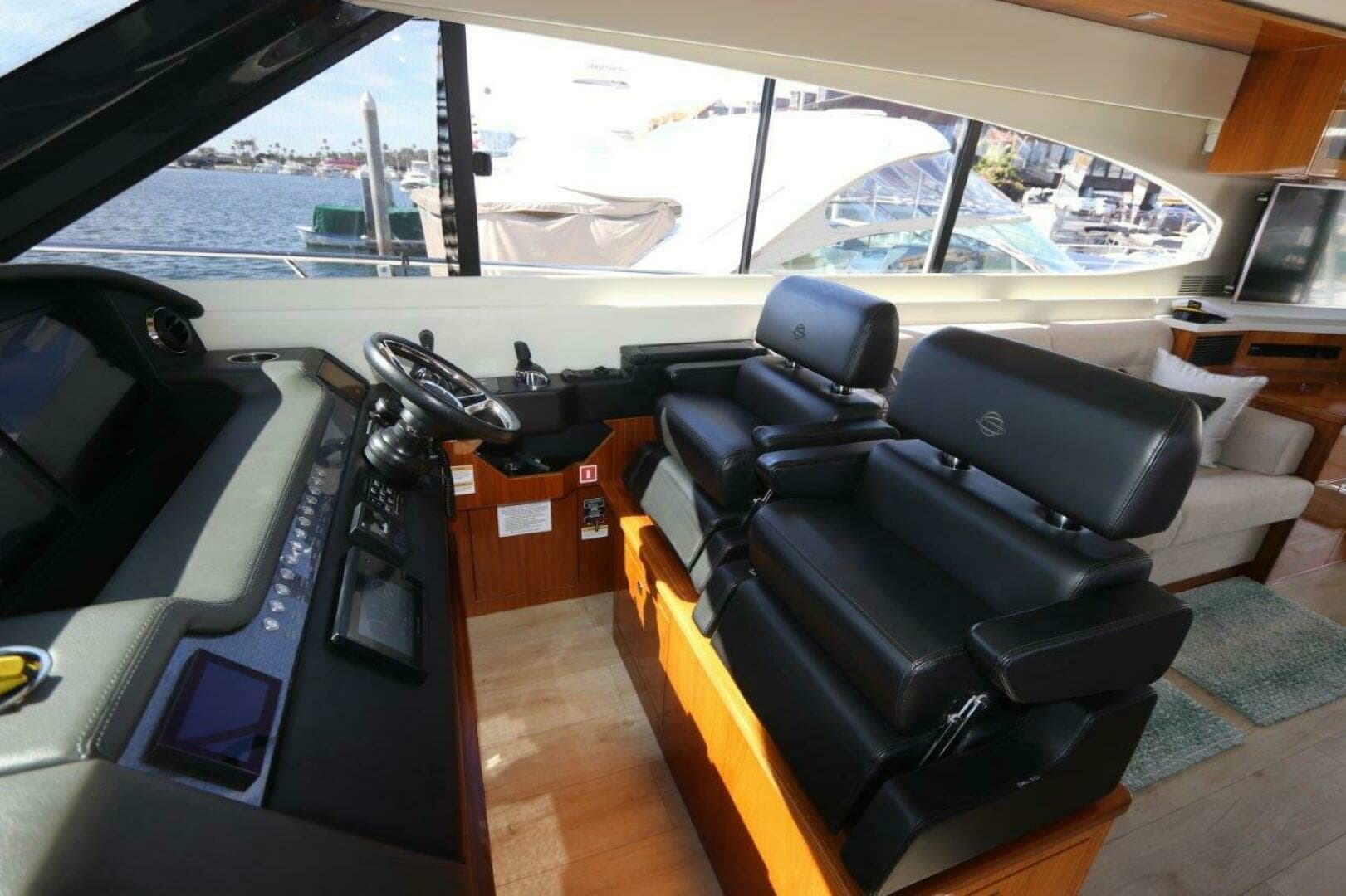 2020 Riviera 6000 Sport Yacht - Image 29