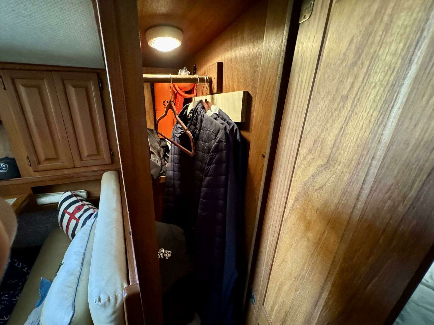 1988 Viking 35 Convertible - Image 7