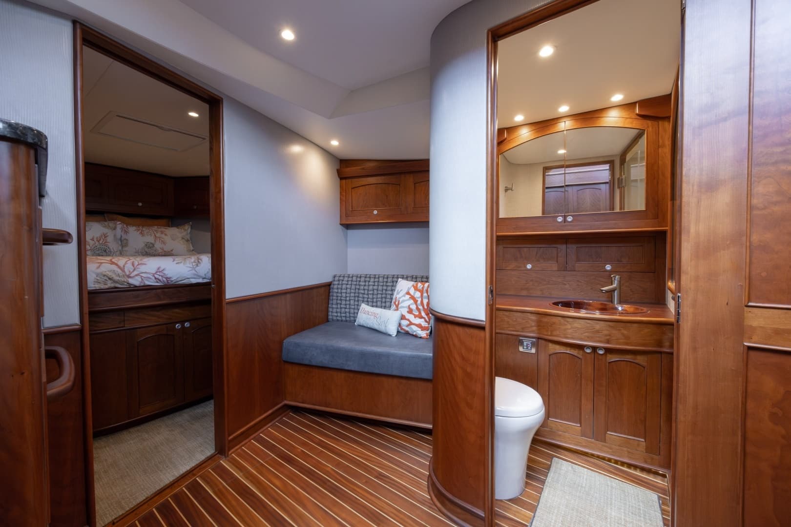 2015 Jarrett Bay Hardtop Express - Image 52