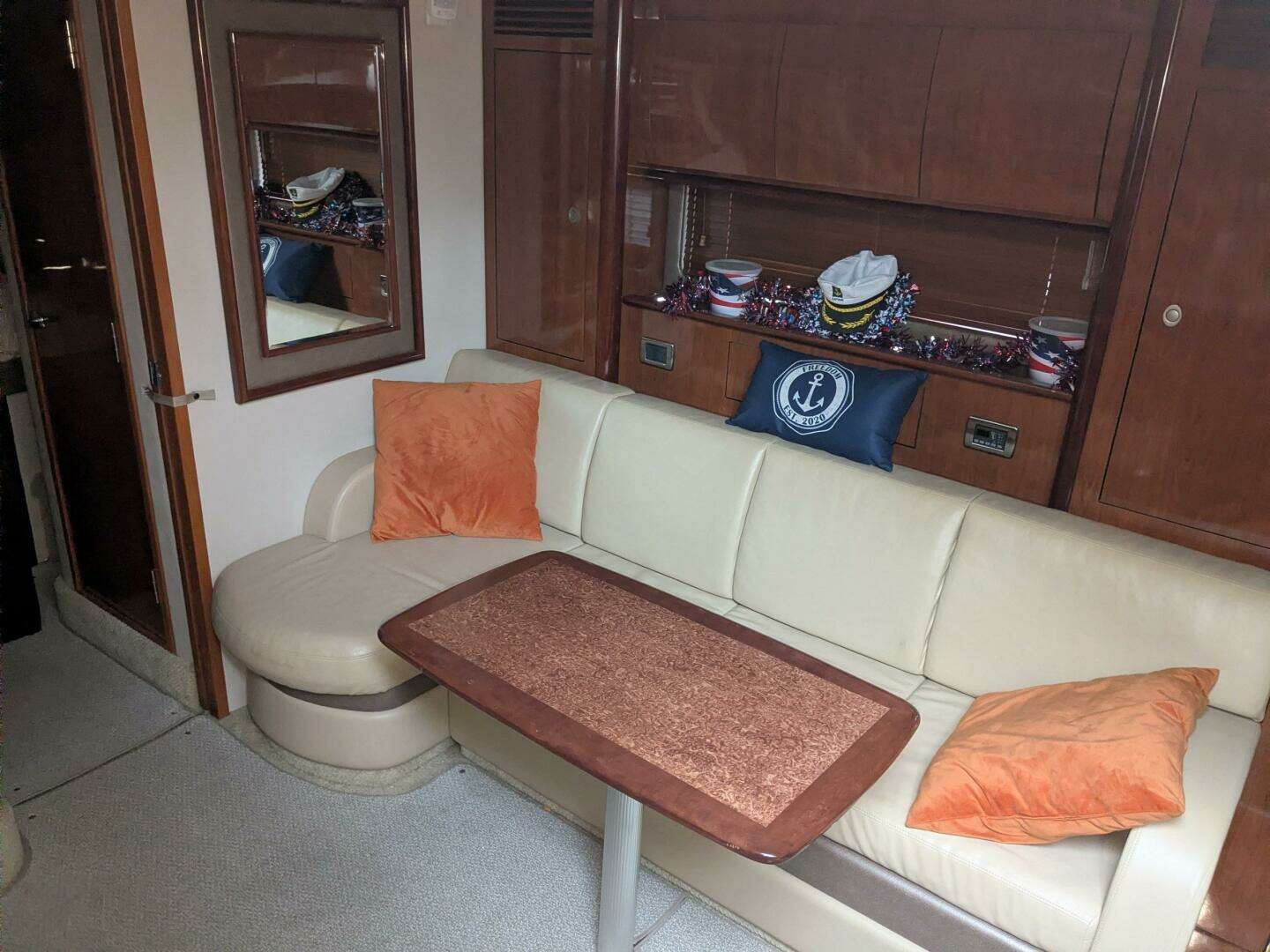 2004 Sea Ray 390 Sundancer - Image 8