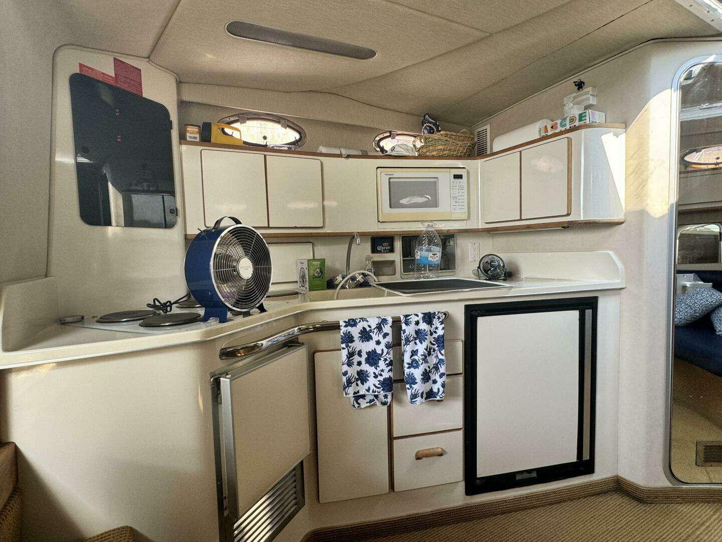 1995 Sea Ray Express Cruiser - Image 20