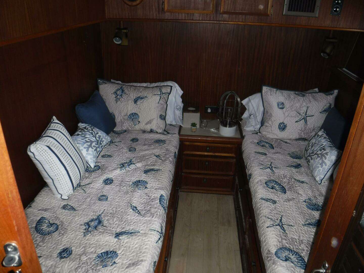1979 Hatteras 46 Convertible - Image 16