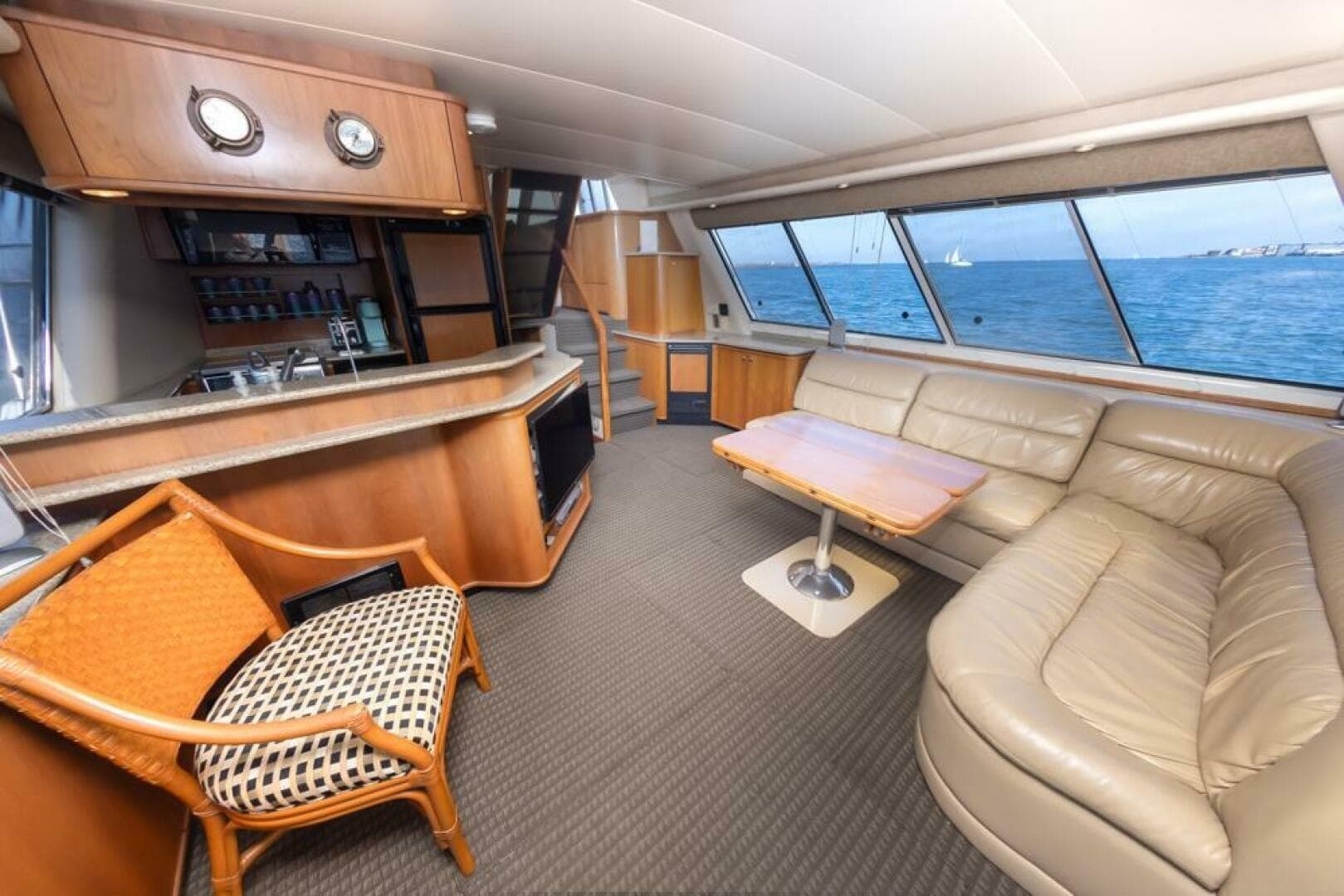 2004 Meridian 490 Pilothouse - Image 12