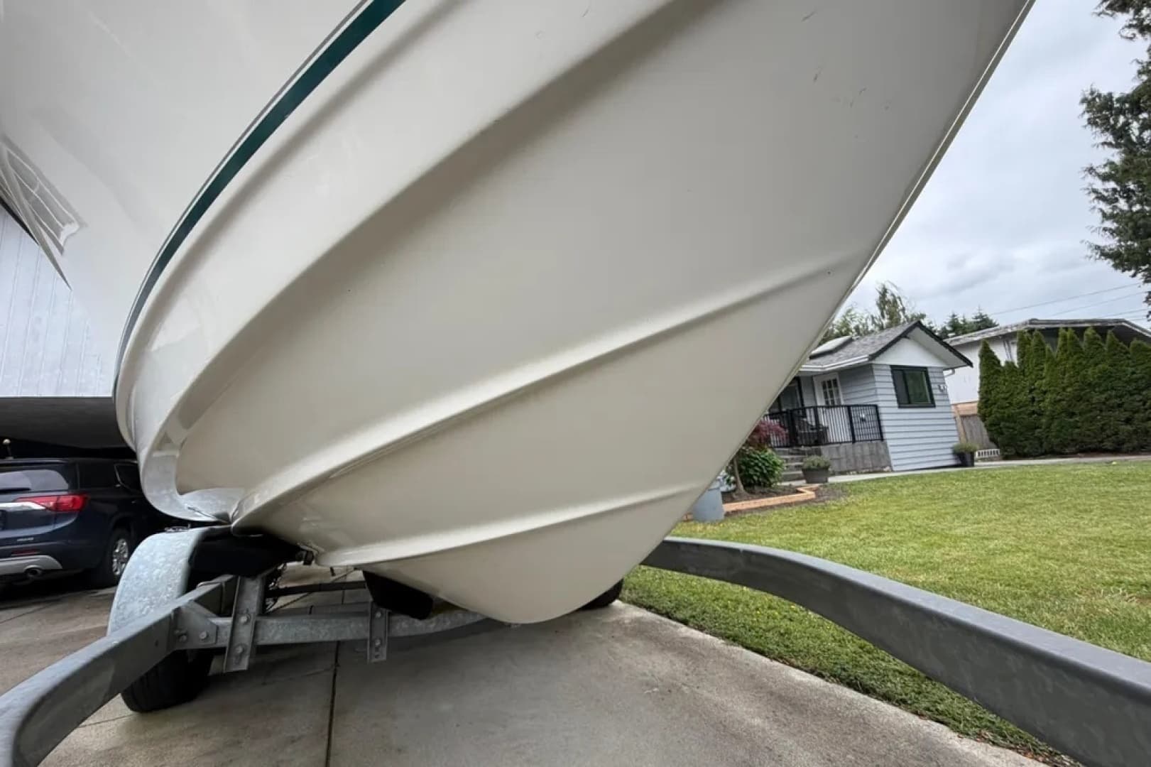 2005 Bayliner Trophy 2052 Walkaround - Image 11