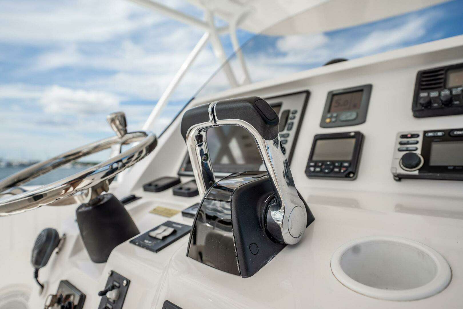 2011 Intrepid 400 Open - Image 25