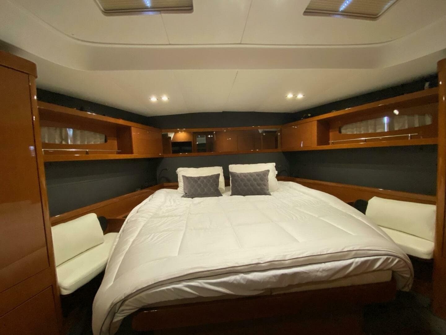 2016 Beneteau Oceanis 60 - Image 14