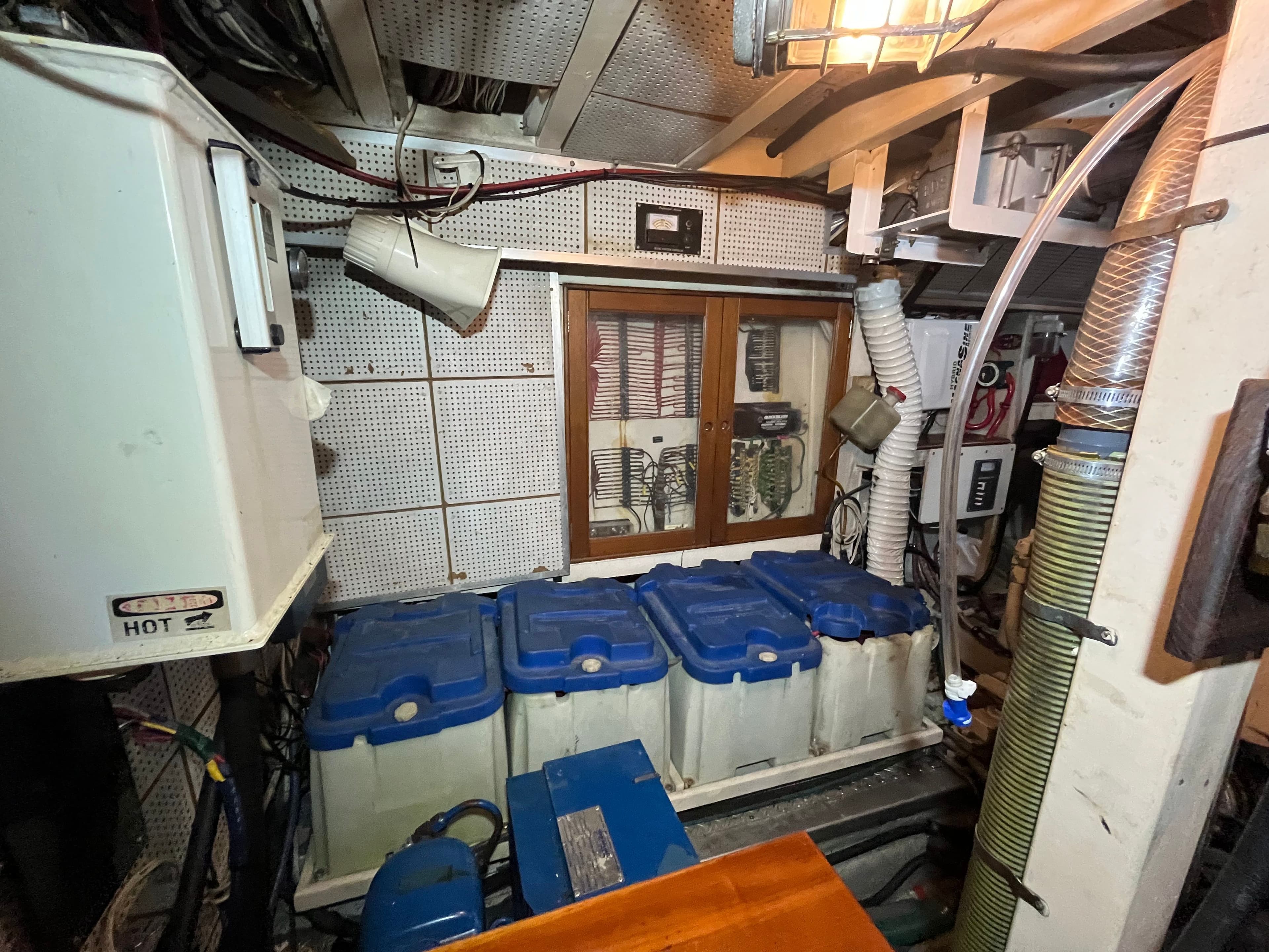 1987 Grand Banks 49 Motor Yacht - 63