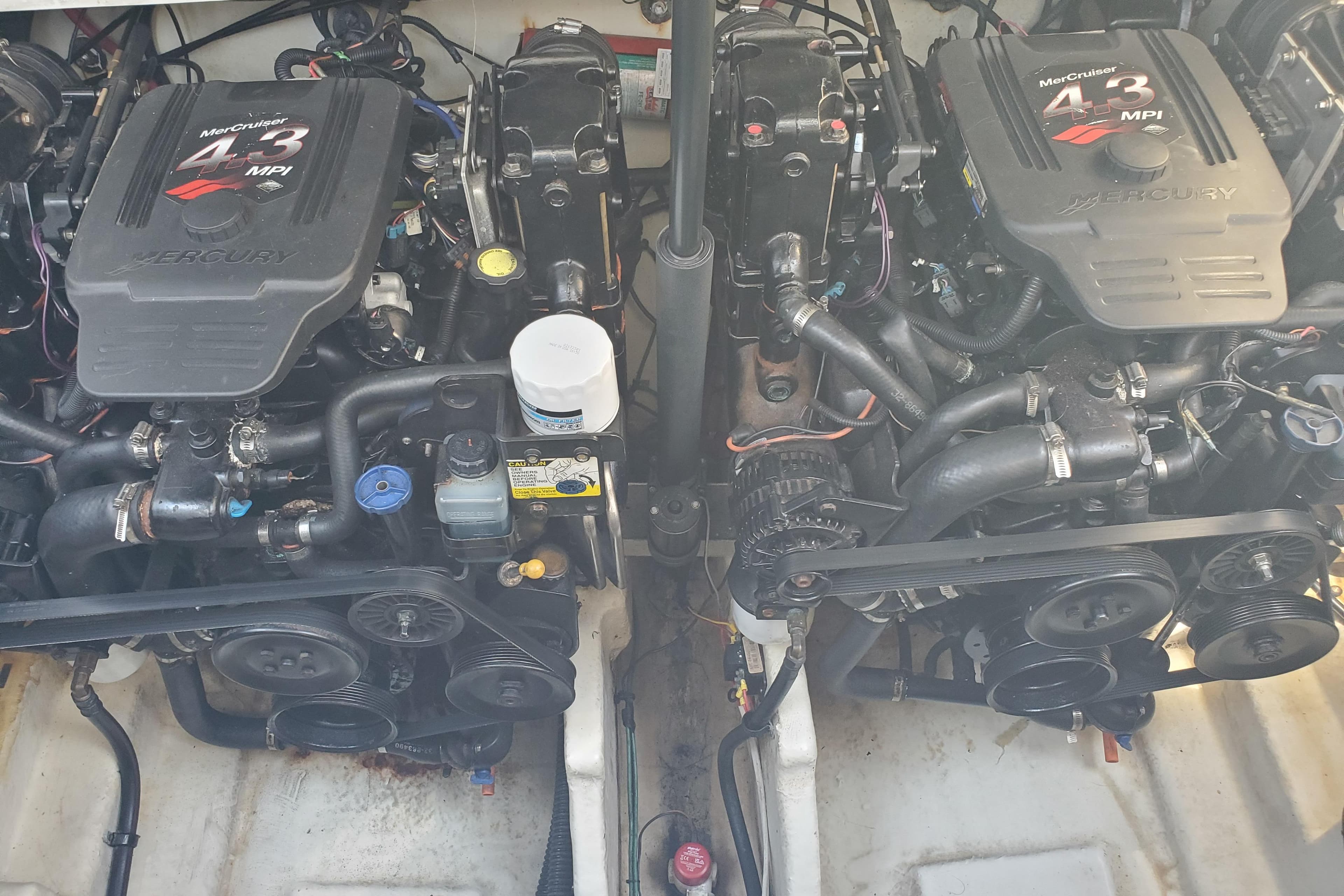 Twin MerCruiser 4.3 MPI engines in a 2008 Sea Ray Sundancer 280 boat.