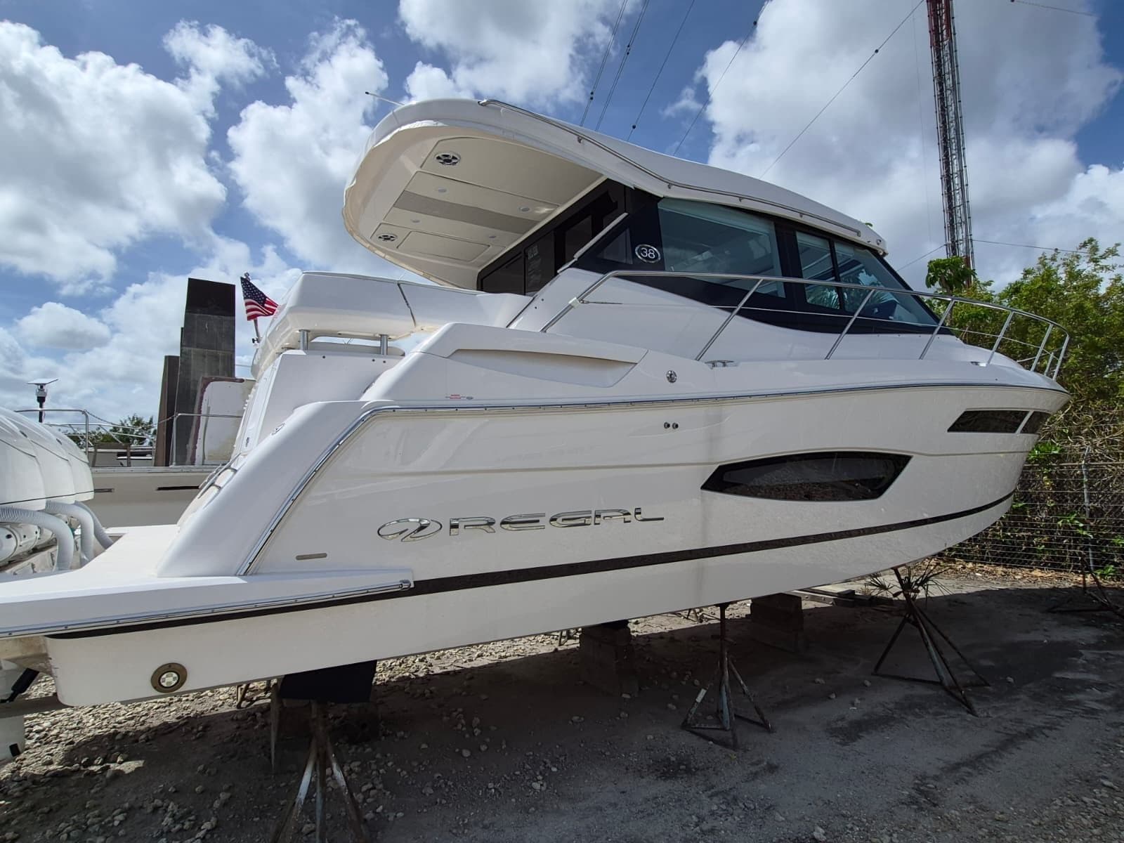 2026 REGAL 38 XO - Image 8