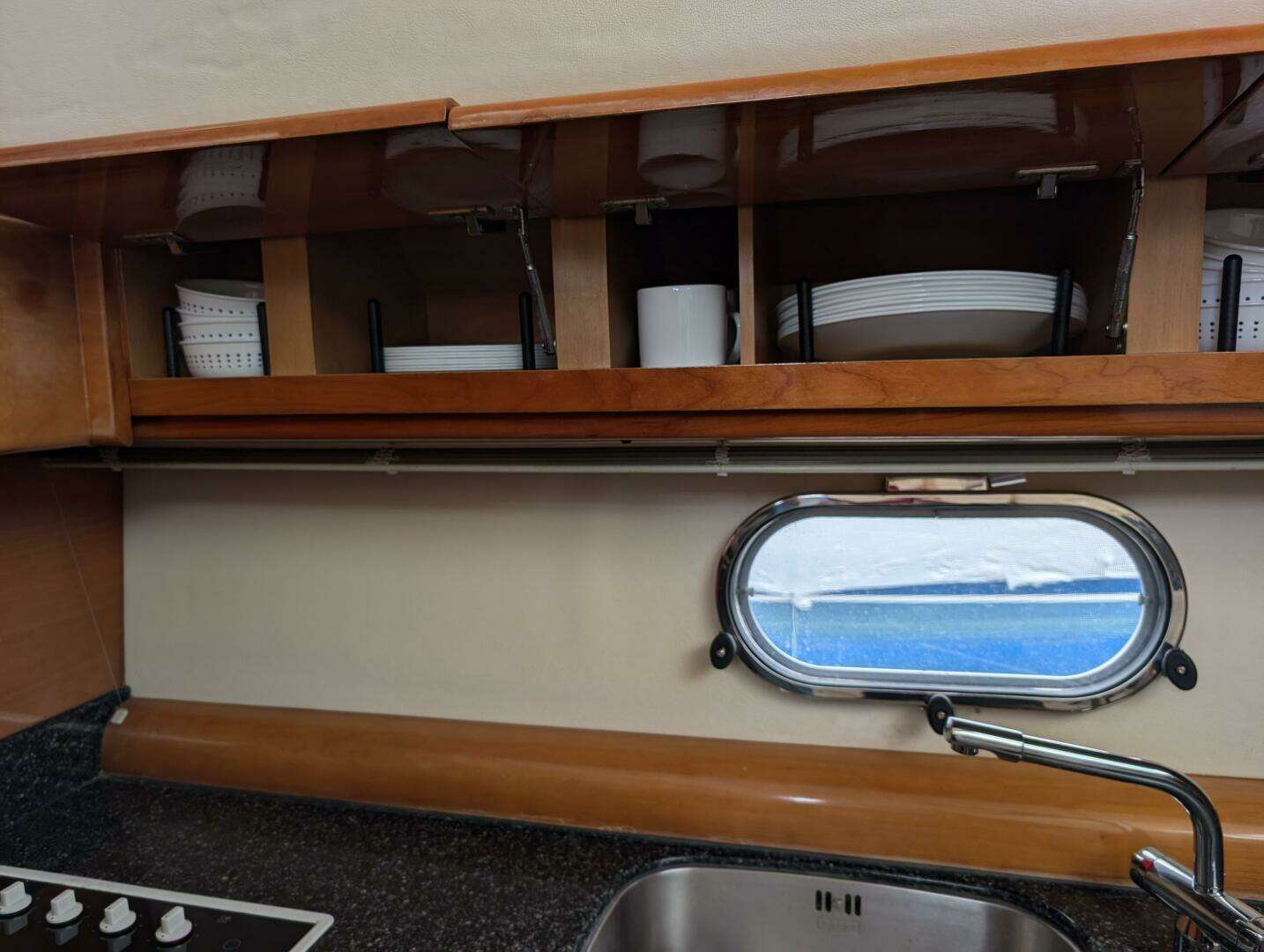 1998 Viking Princess Sport Cruiser - Image 37