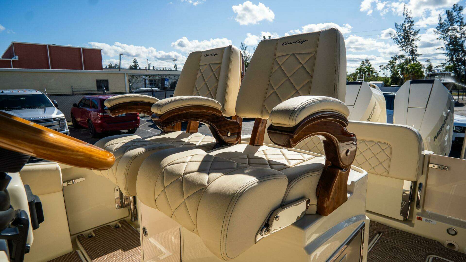 2025 Chris-Craft Catalina - Image 22