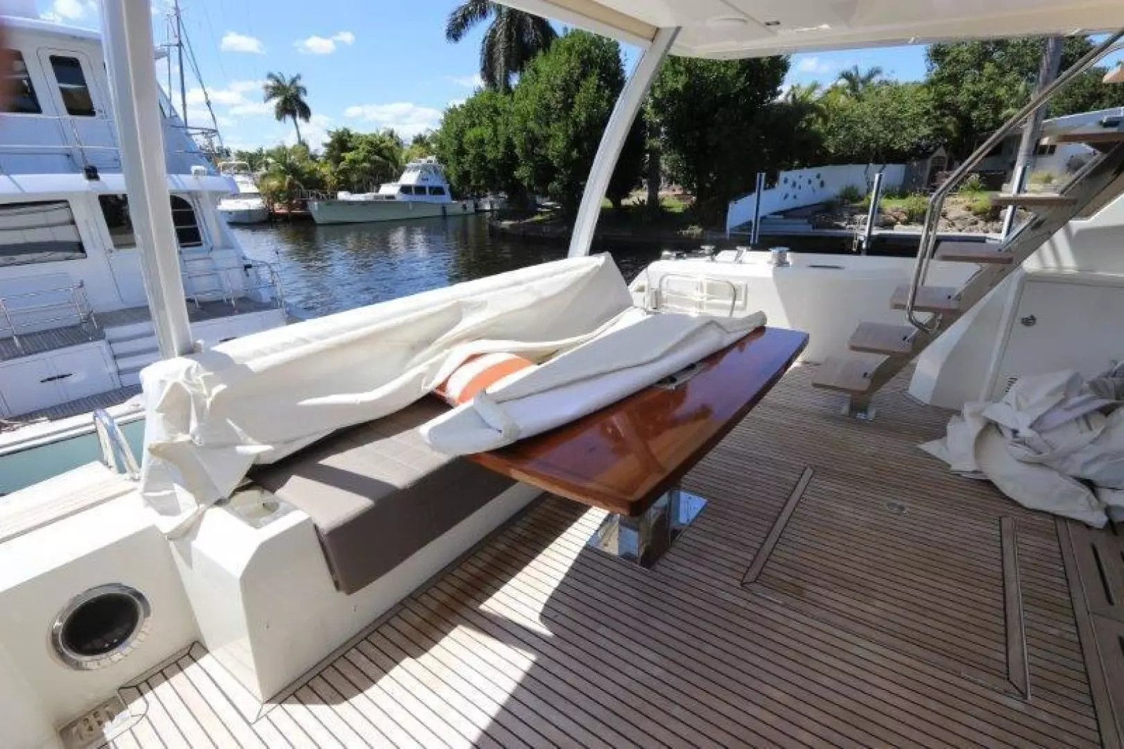 2017 Prestige Motoryacht - Image 5