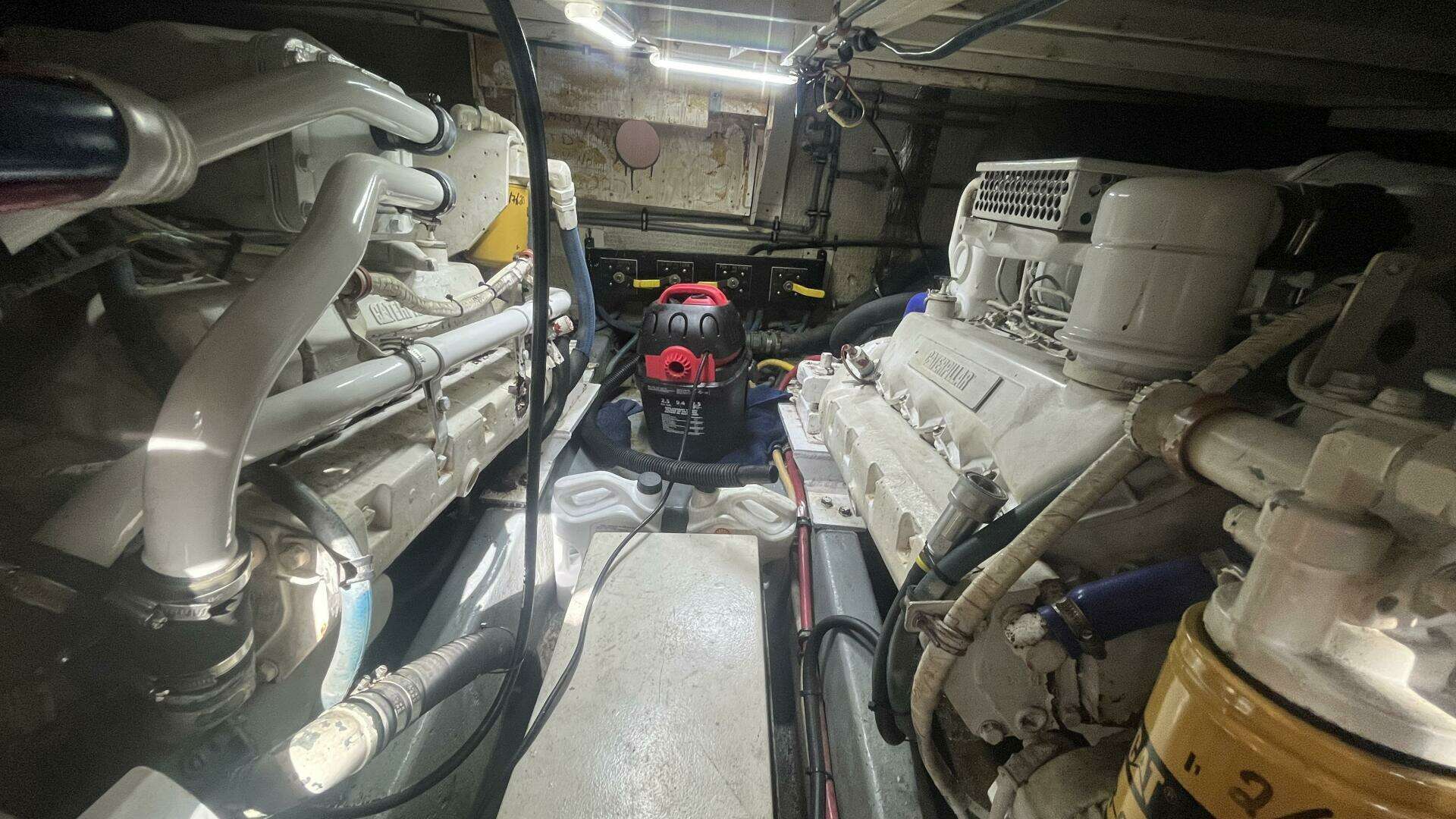 1994 Hatteras Double Cabin - Image 47