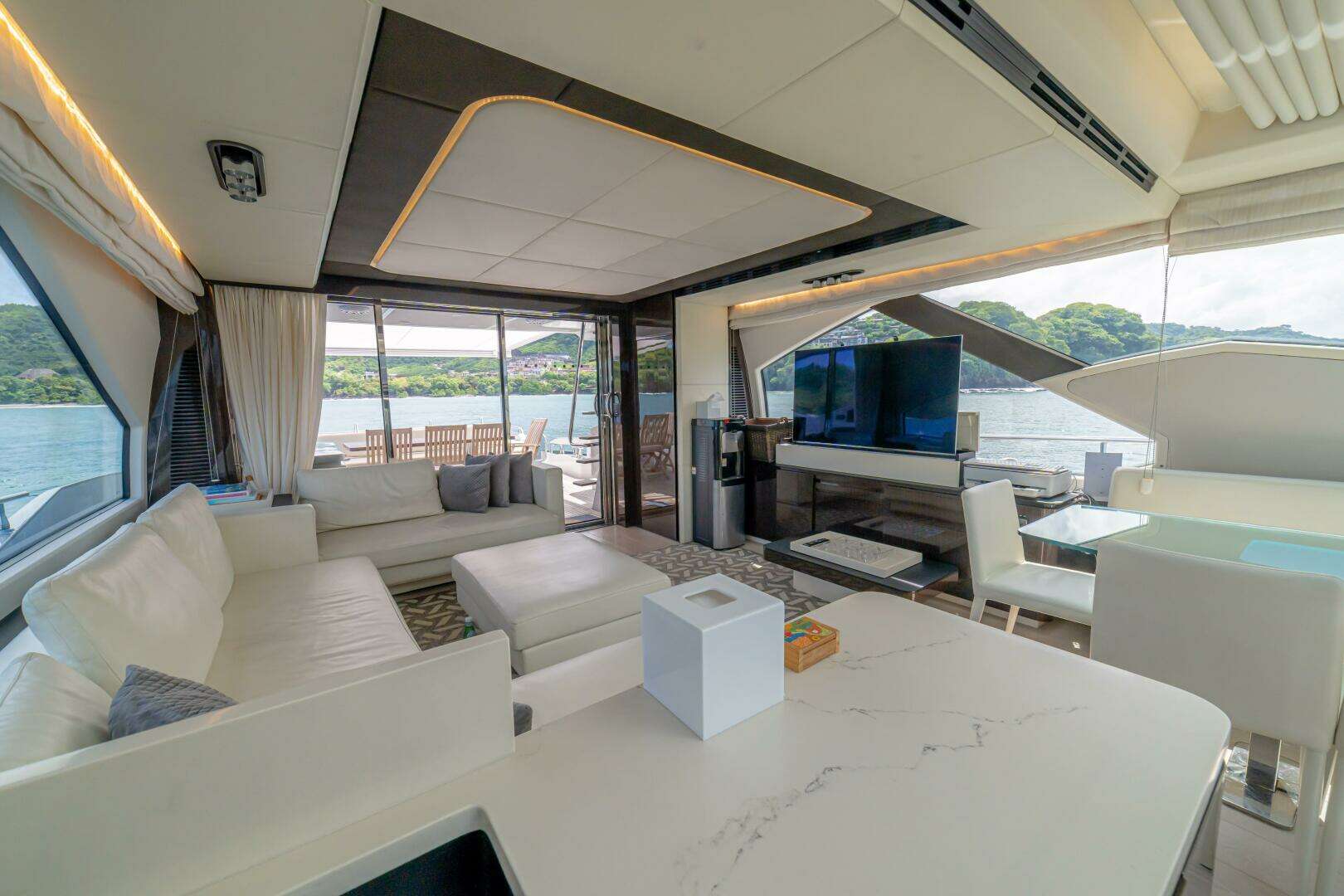 2017 Azimut 77S - Image 19