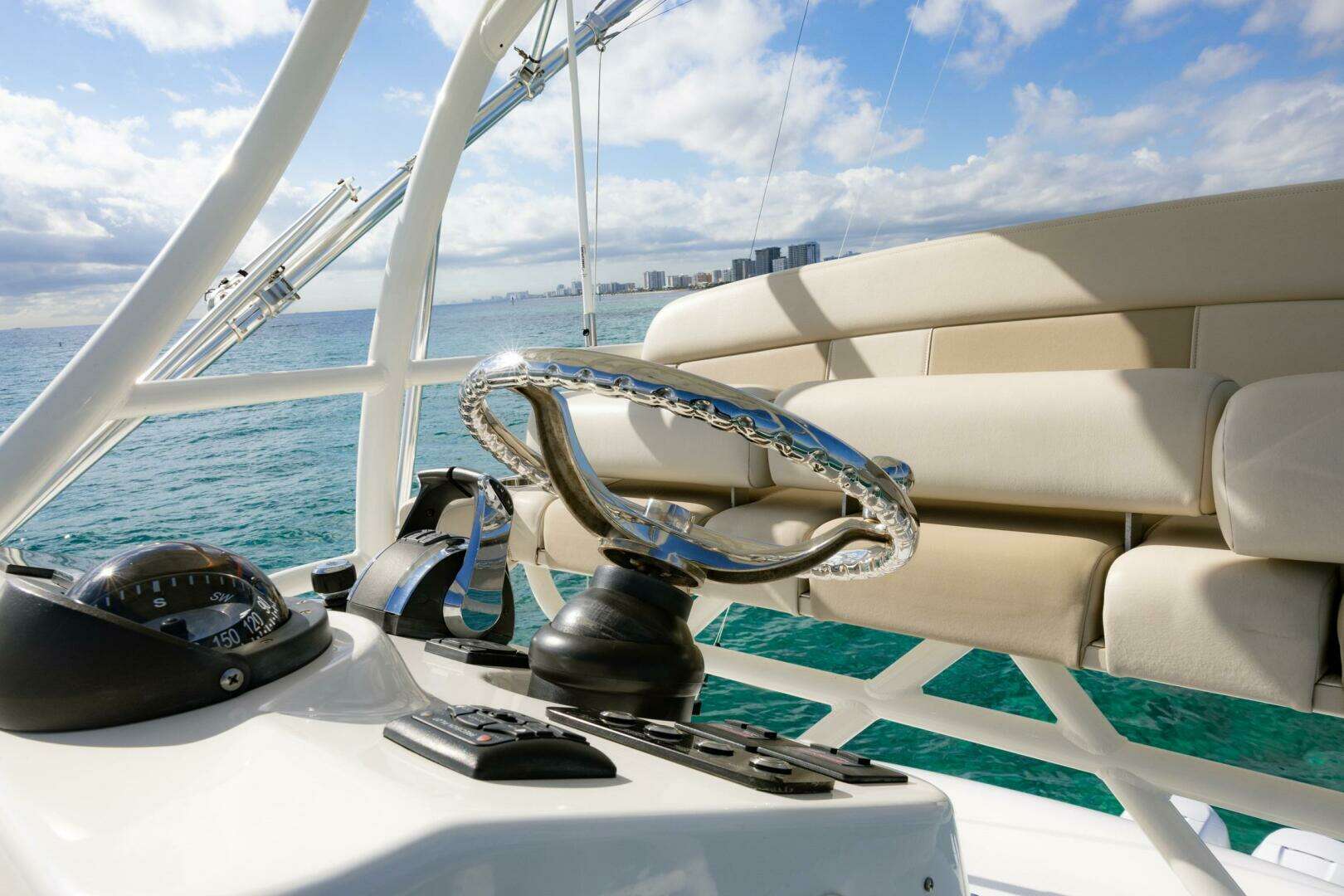 2017 Boston Whaler — - Image 18