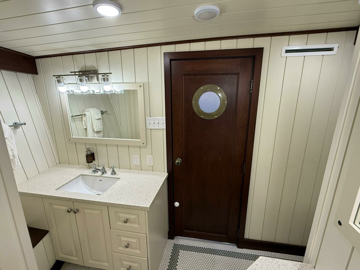 2021 Glovertown Sy — - Image 40