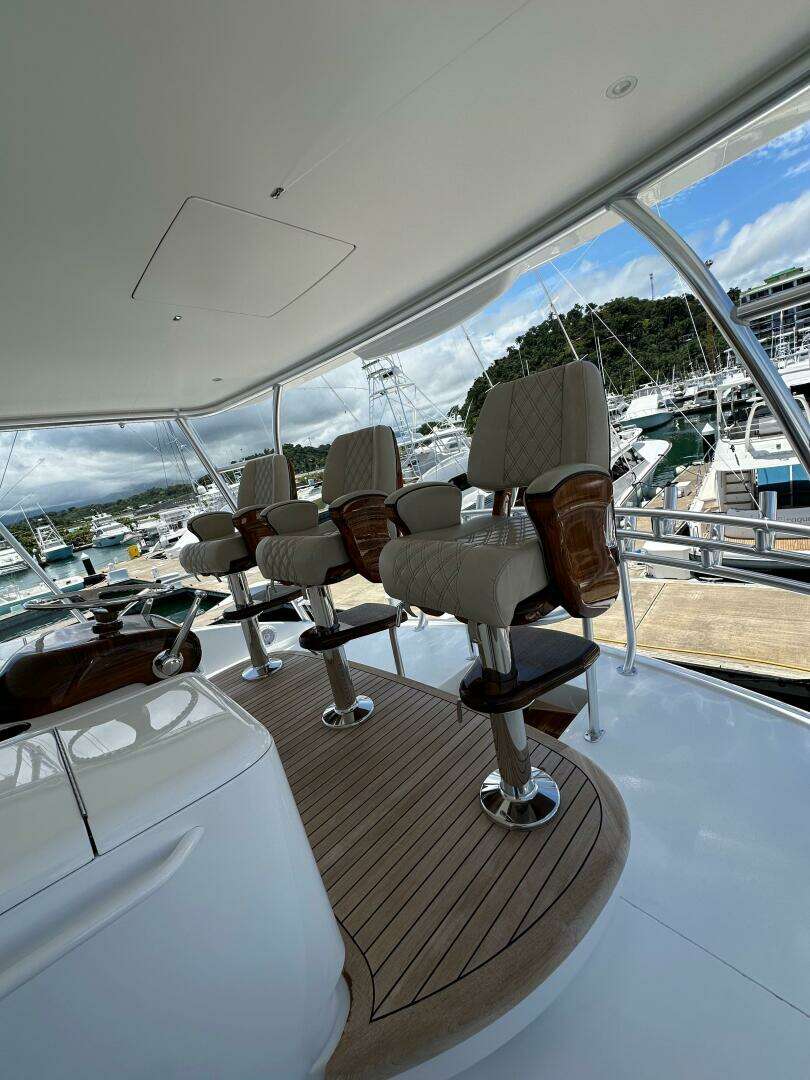 2025 Viking 82 Convertible - Image 49