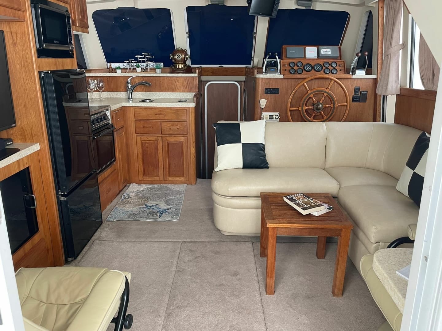 1998 Mainship 350 Trawler - Image 5