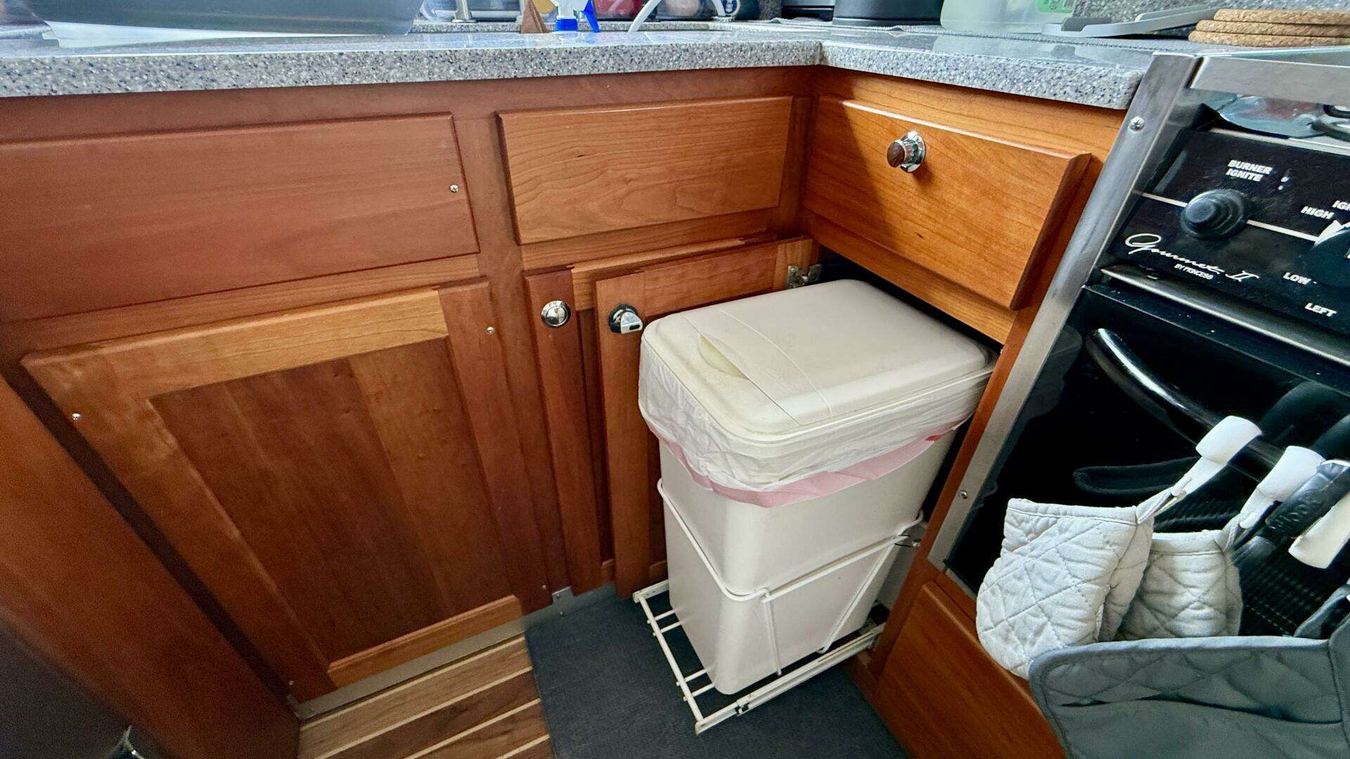 2014 Maine Cat P44 - Image 41