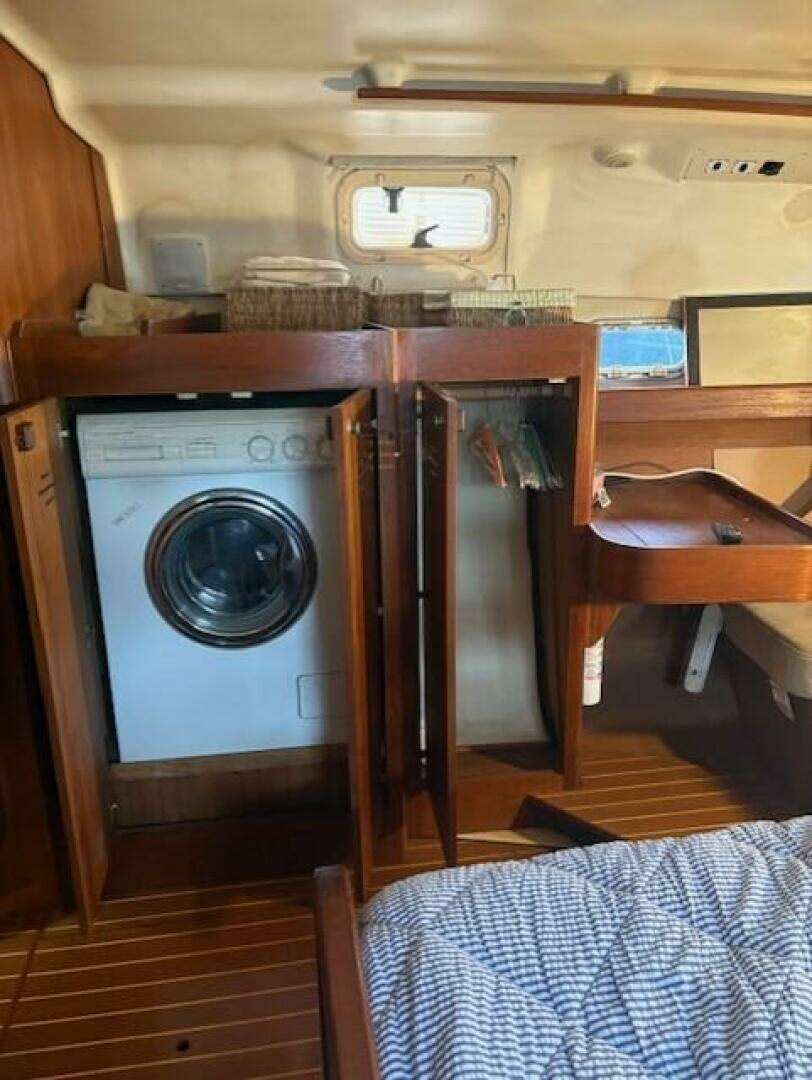 1999 Hunter Passage 450 - Image 13