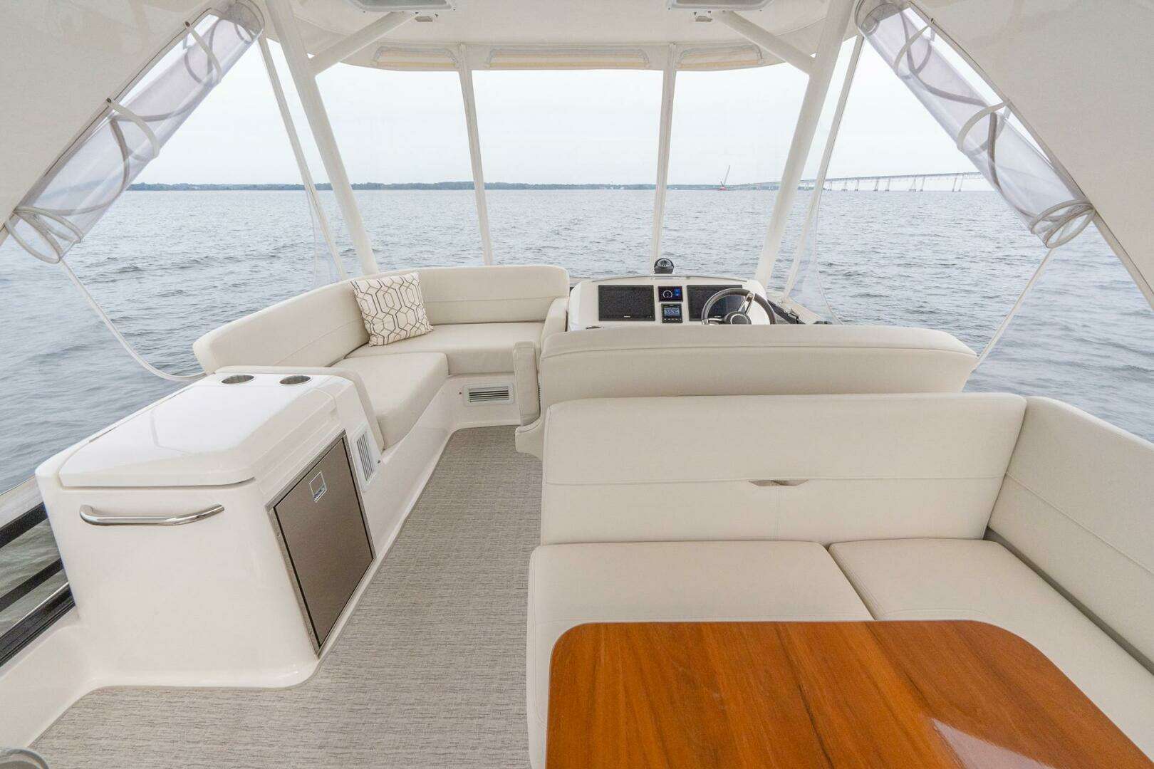 2021 Tiara Yachts 4400 Flybridge - Image 45