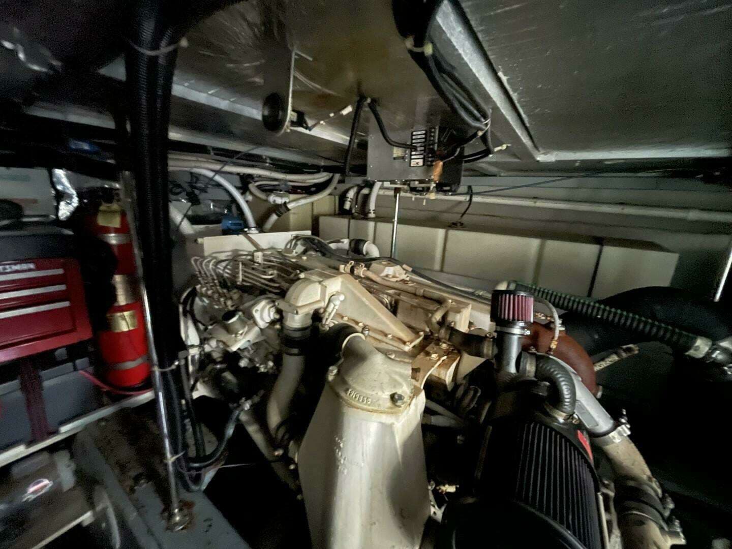 1998 Carver 53 Voyager - Image 24