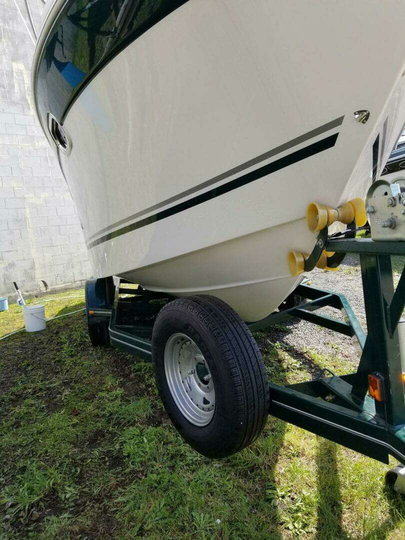 2004 Four Winns 248 Vista - Image 7