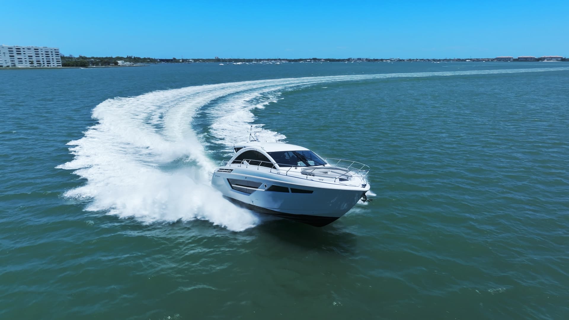 2025 Cruisers Yachts 50 Cantius - Image 11