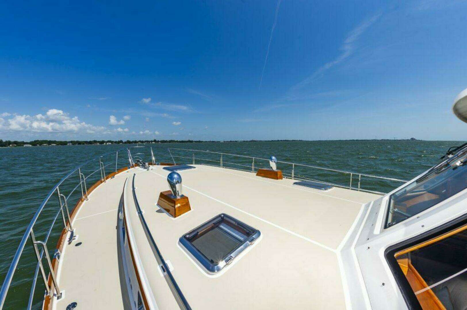 2005 Grand Banks 49 Eastbay SX w/Side Door - Image 9