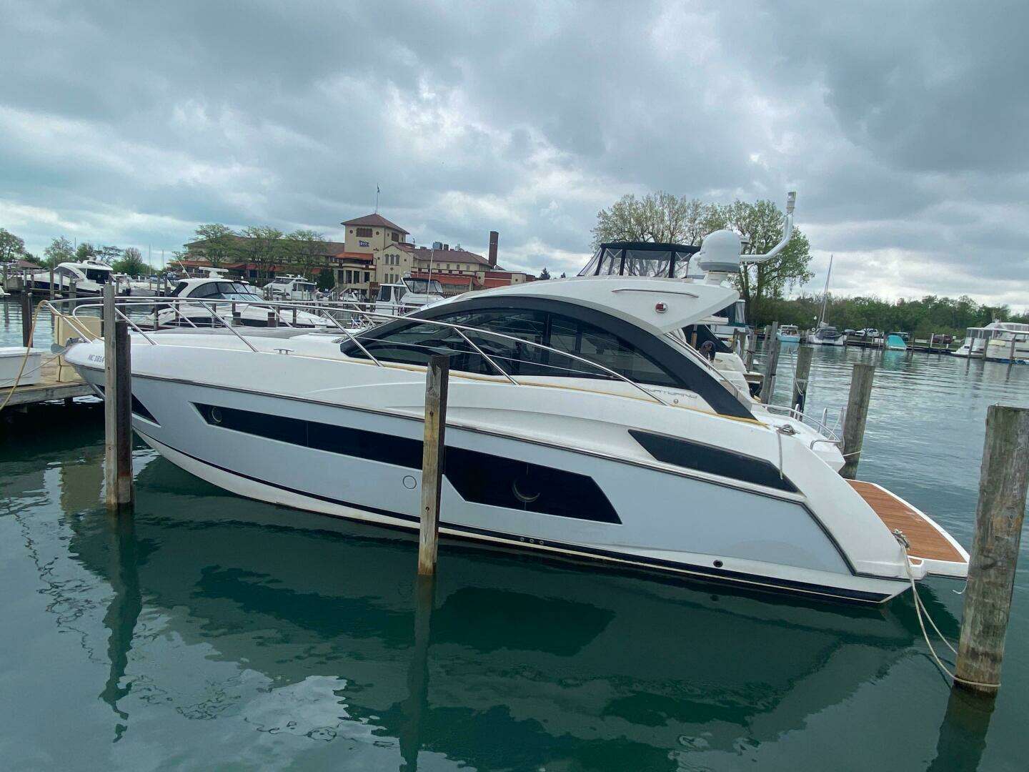 2013 Sunseeker 40 Portofino - Image 2