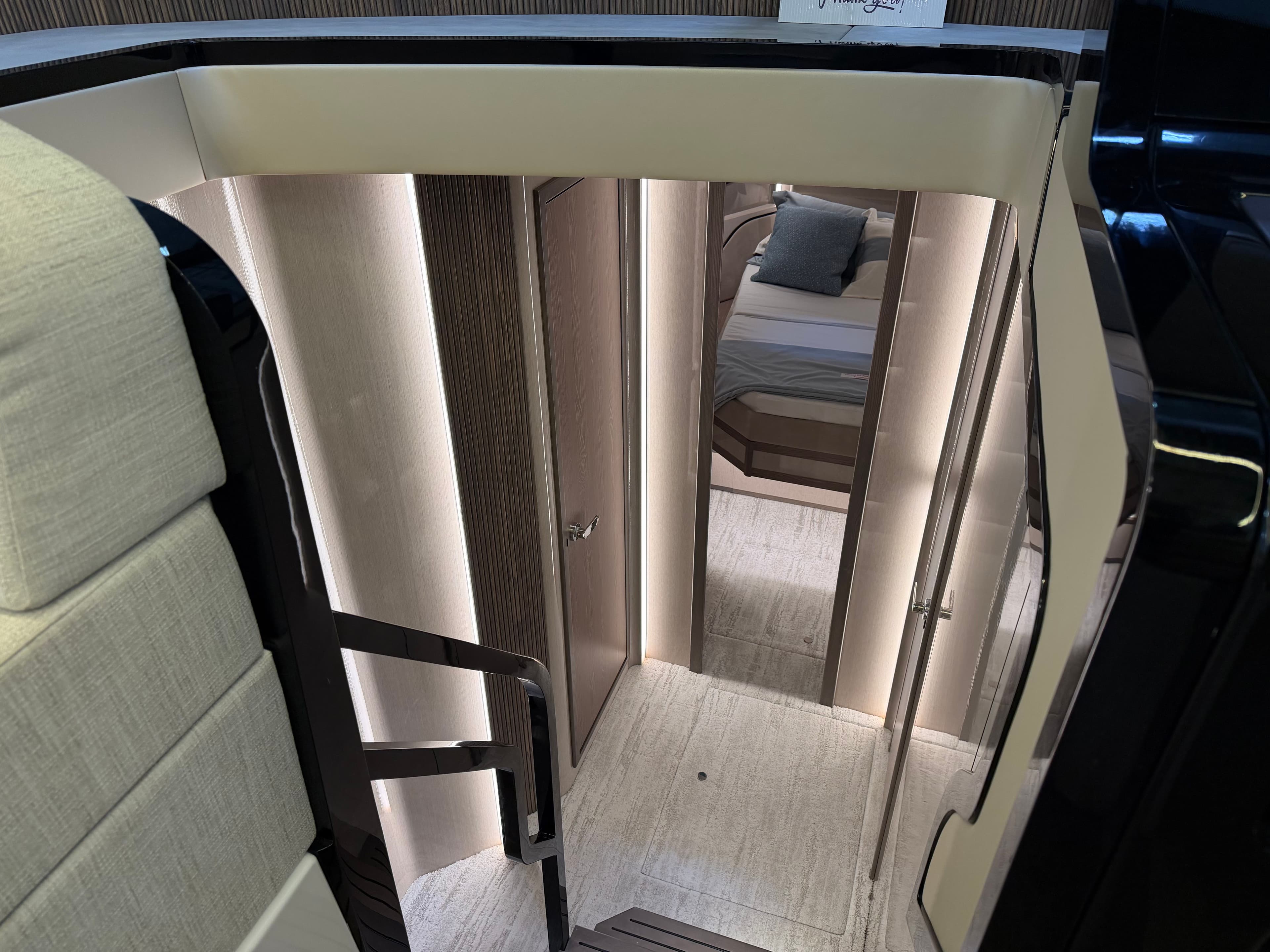 2026 Cruisers Yachts 57 Fly - 48