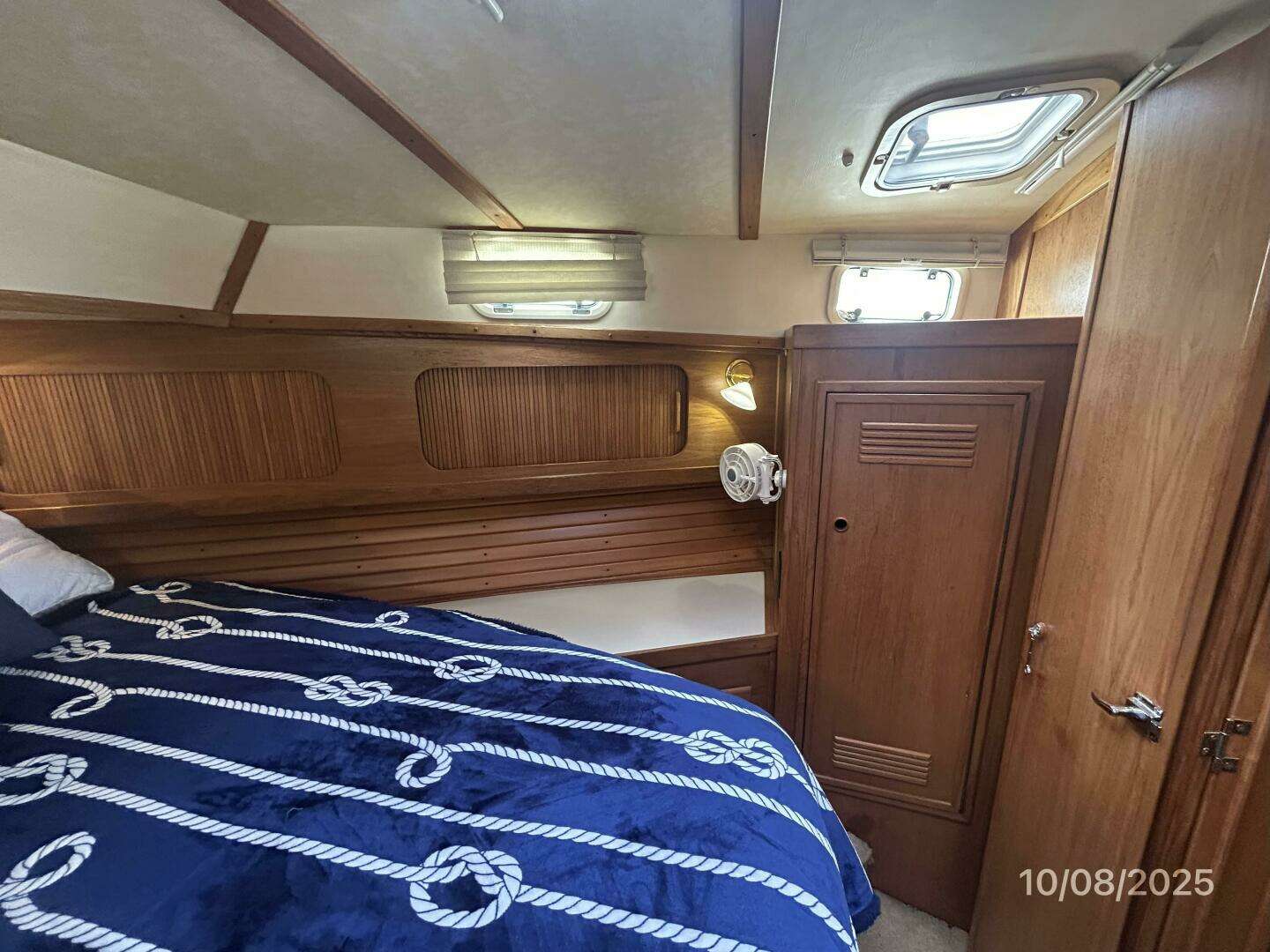 1994 Sabreline Sedan Flybridge - Image 53