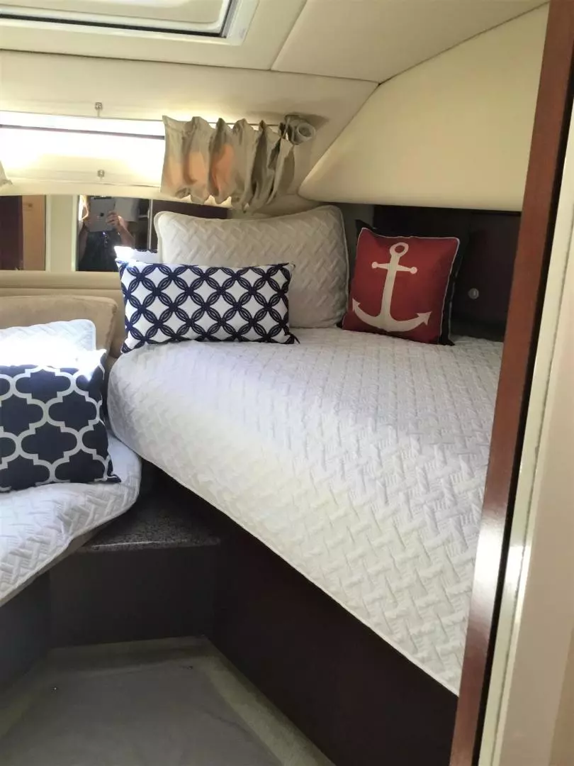 2005 Sea Ray 40 Motor Yacht - Image 16