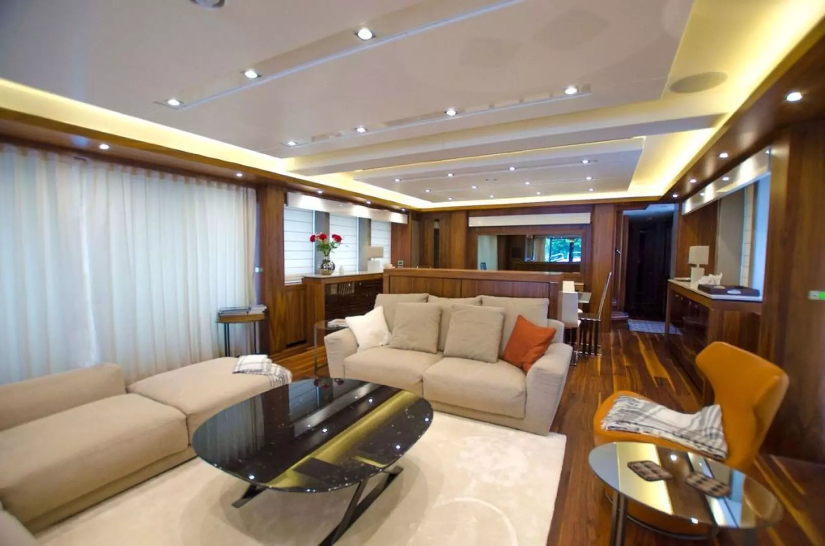 2015 Sunseeker Sport Yacht - Image 7
