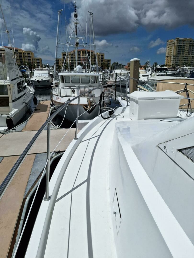 1988 Viking Motor Yacht - Image 31