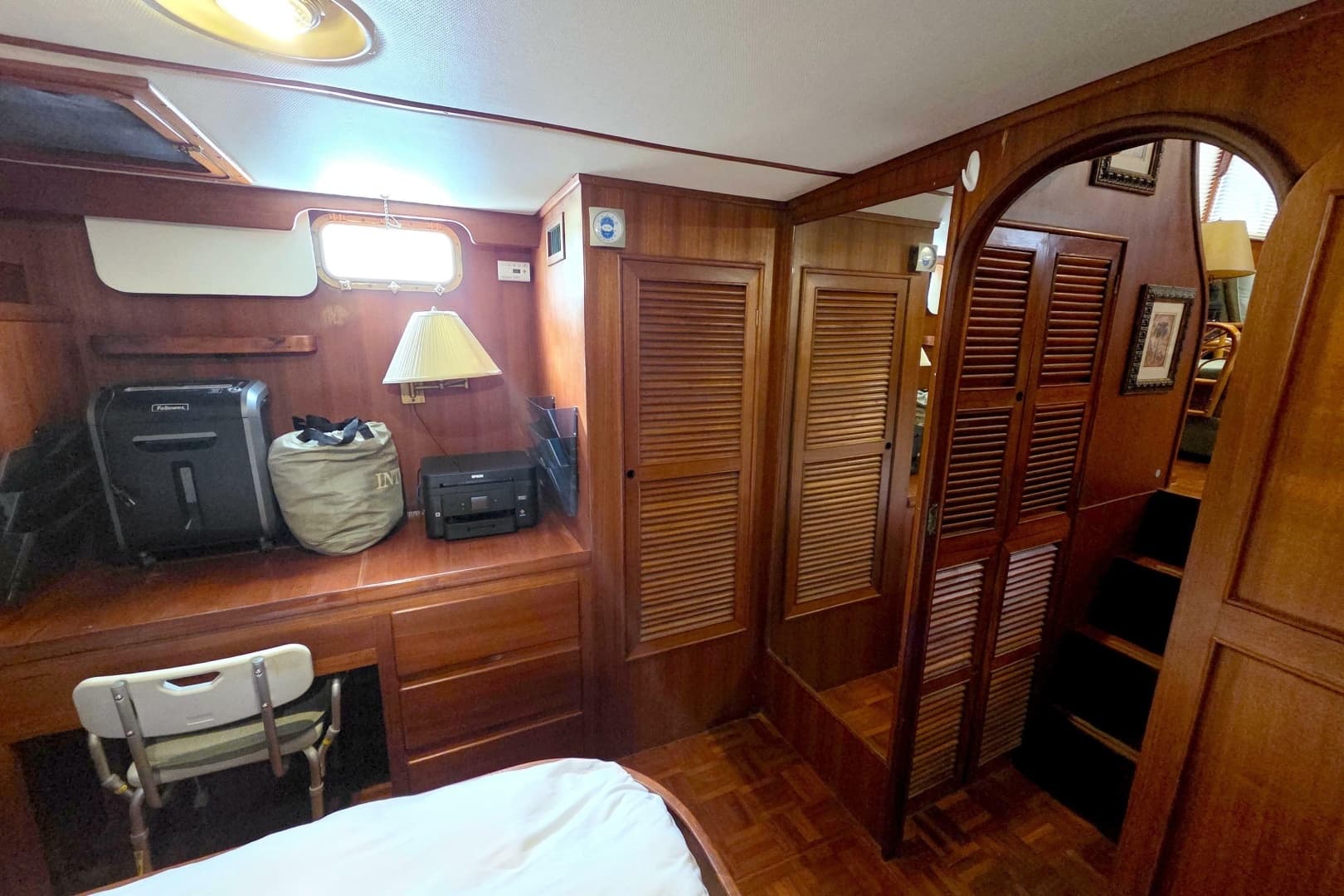 1984 Present Yachts 42 Sundeck - Image 55