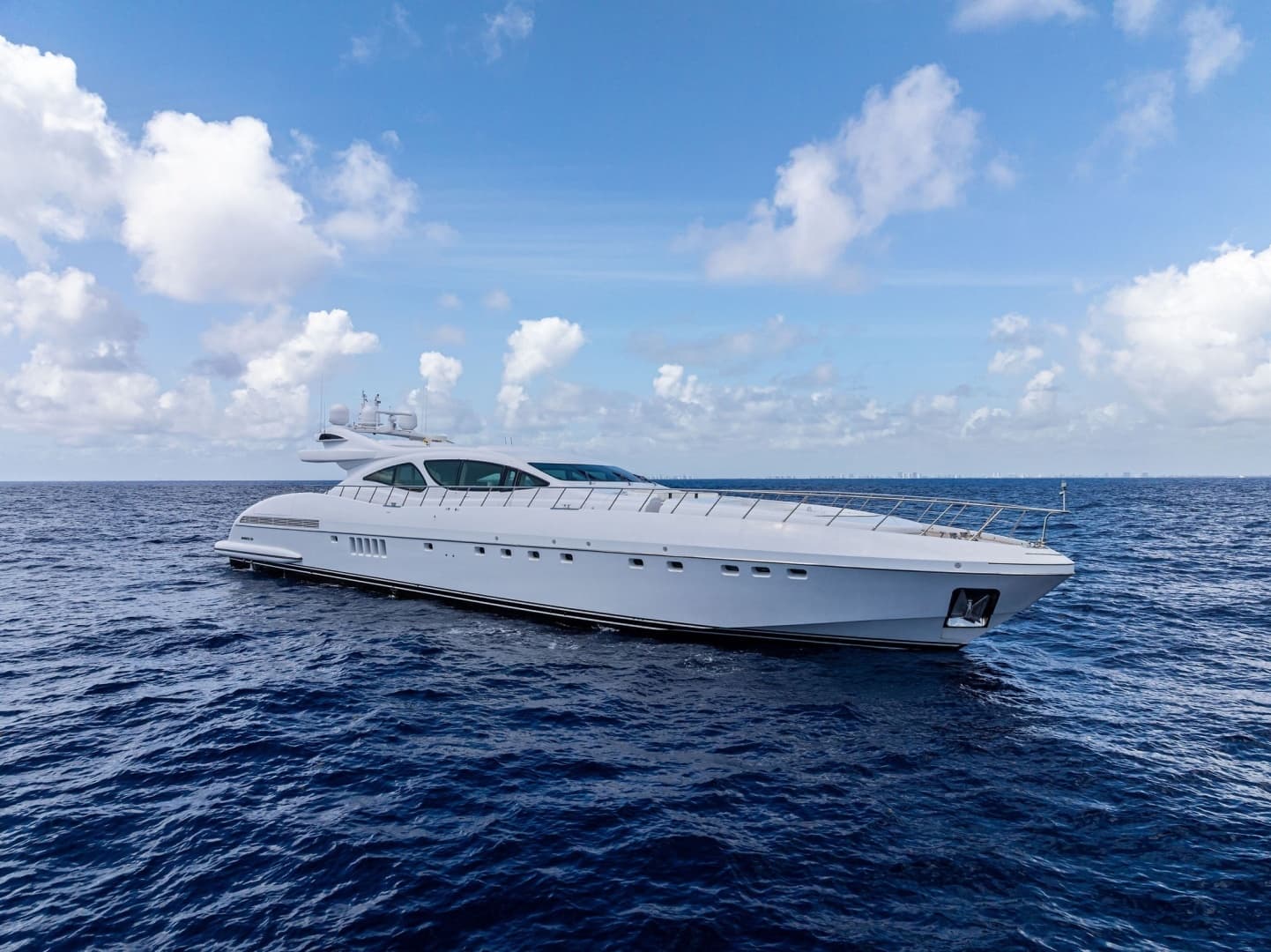 2005 Mangusta 130 - Image 13