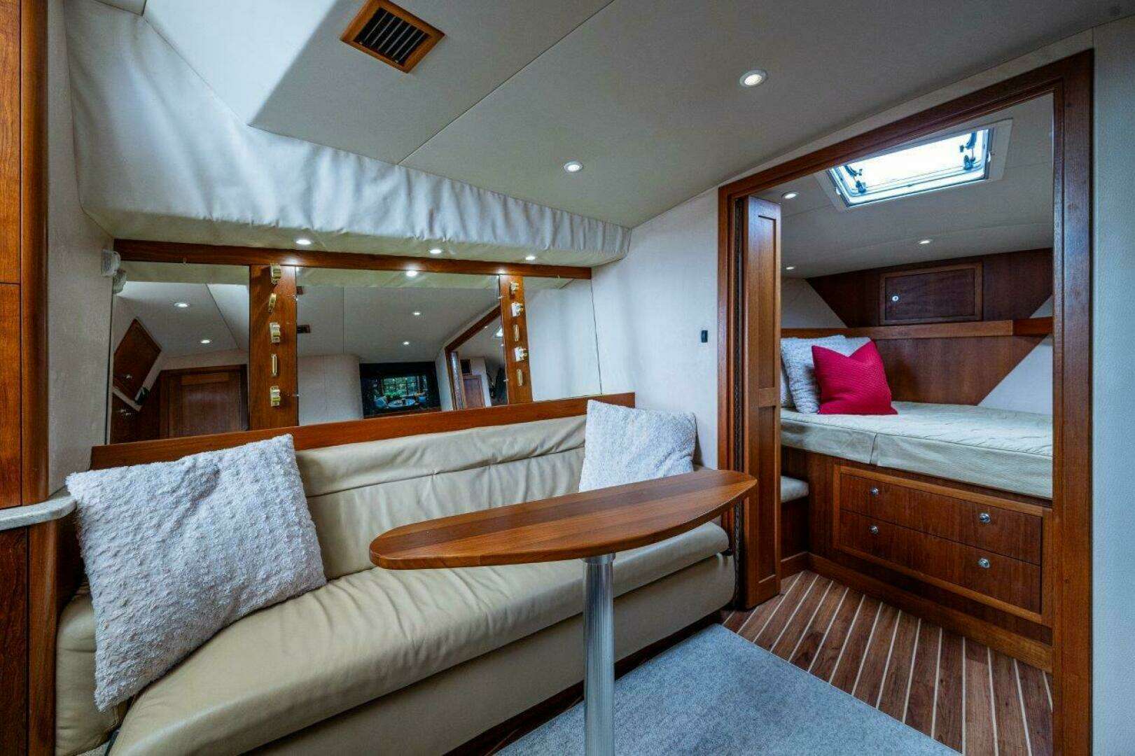 2007 Albemarle 36 Express - Image 16