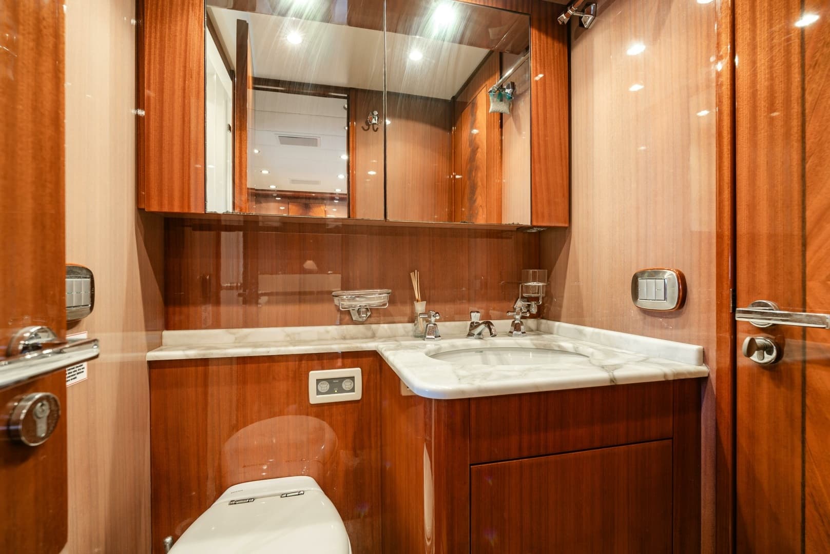 2010 Leopard Leopard 27 Sport - Image 38