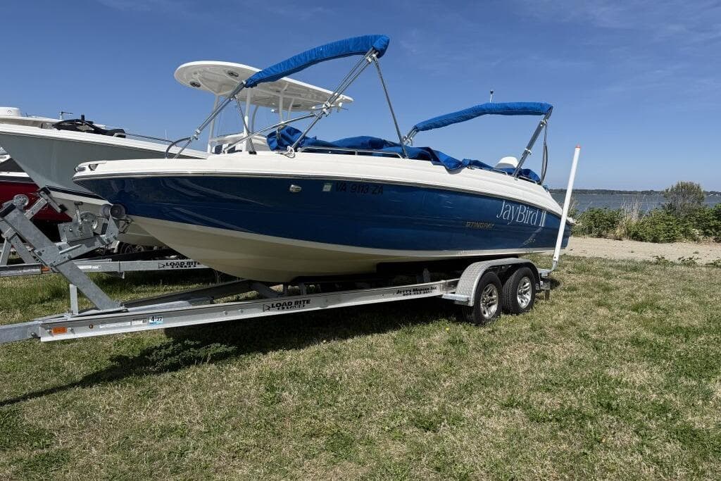 2021 Stingray 212 SC