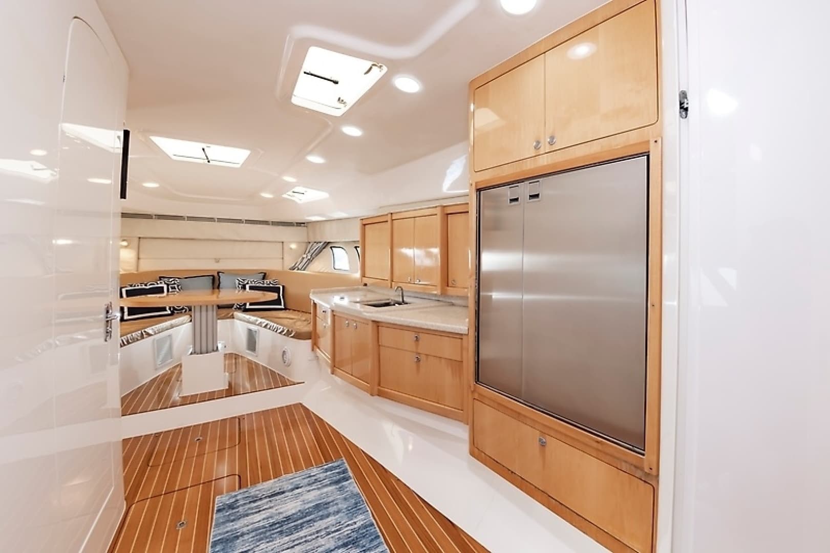 2010 Intrepid 475 Sport Yacht - Image 24