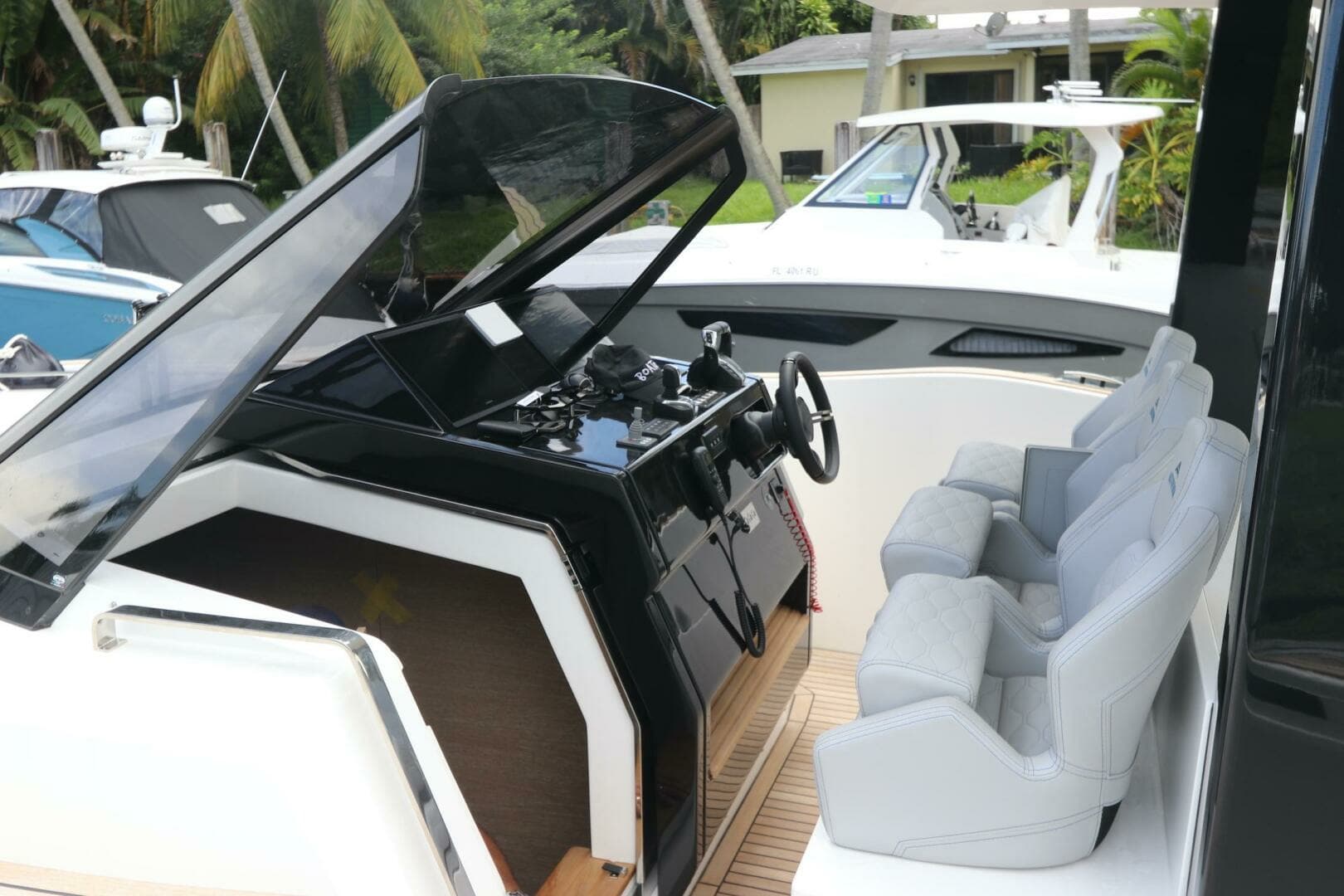 2024 Astondoa 377 Coupe Outboard - Image 21