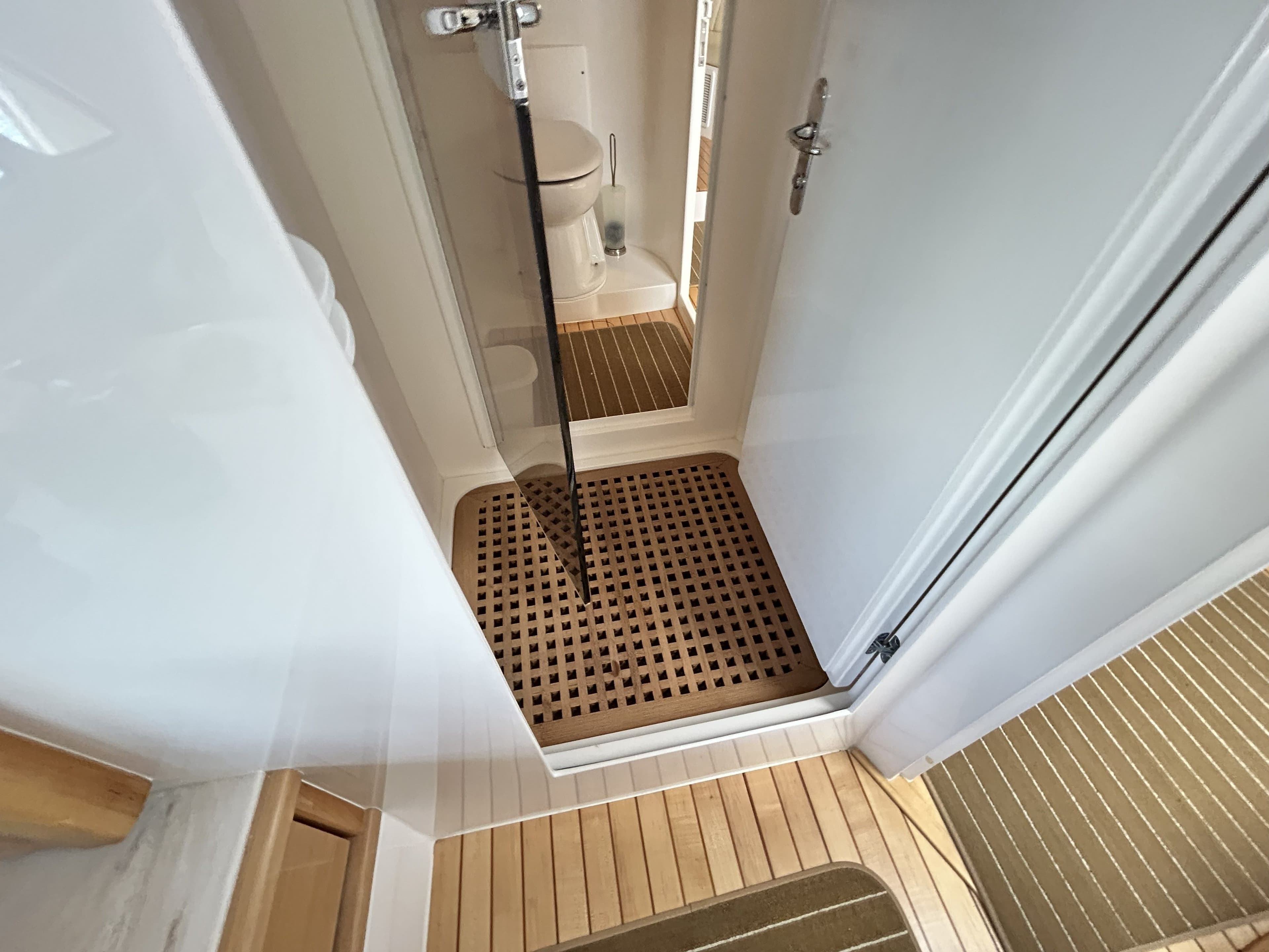 2018 Intrepid 475 Sport Yacht - 69