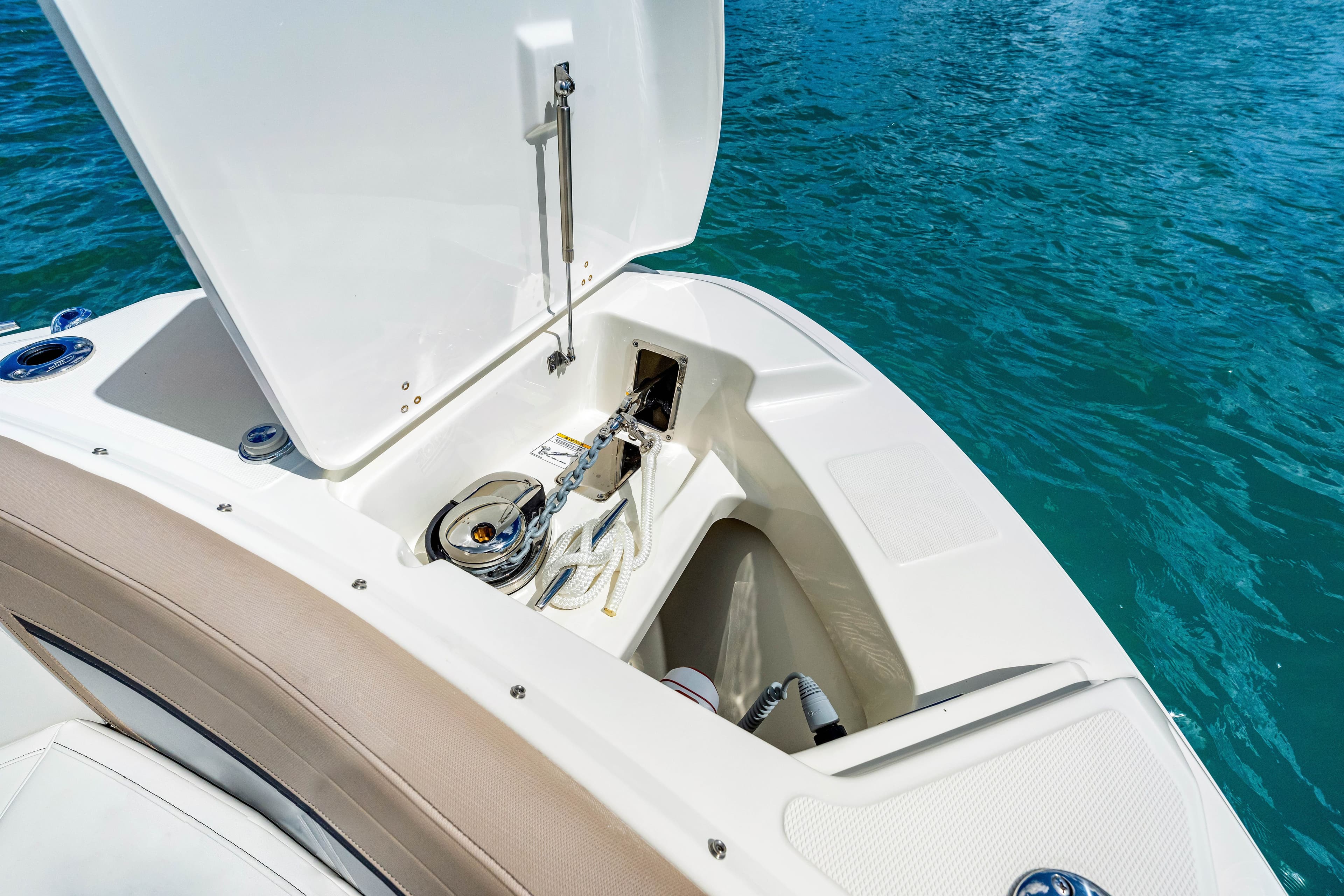 2026 Boston Whaler 240 Vantage - 37