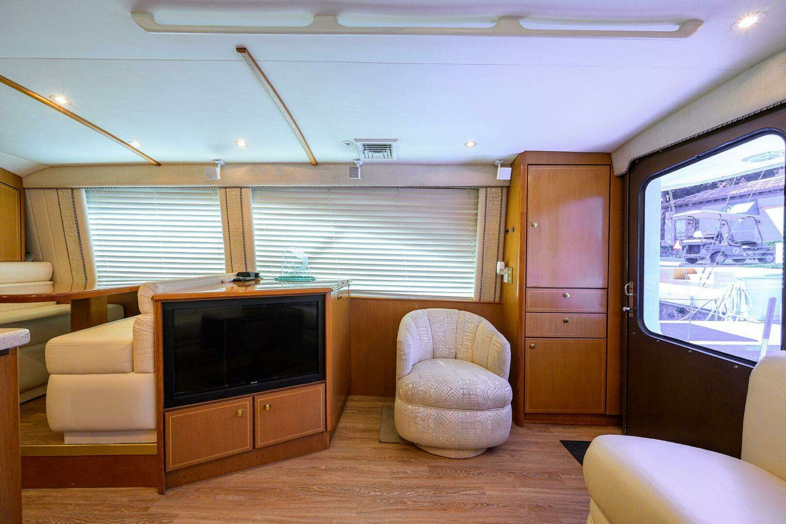 2004 Ocean Yachts 50 Super Sport - Image 4