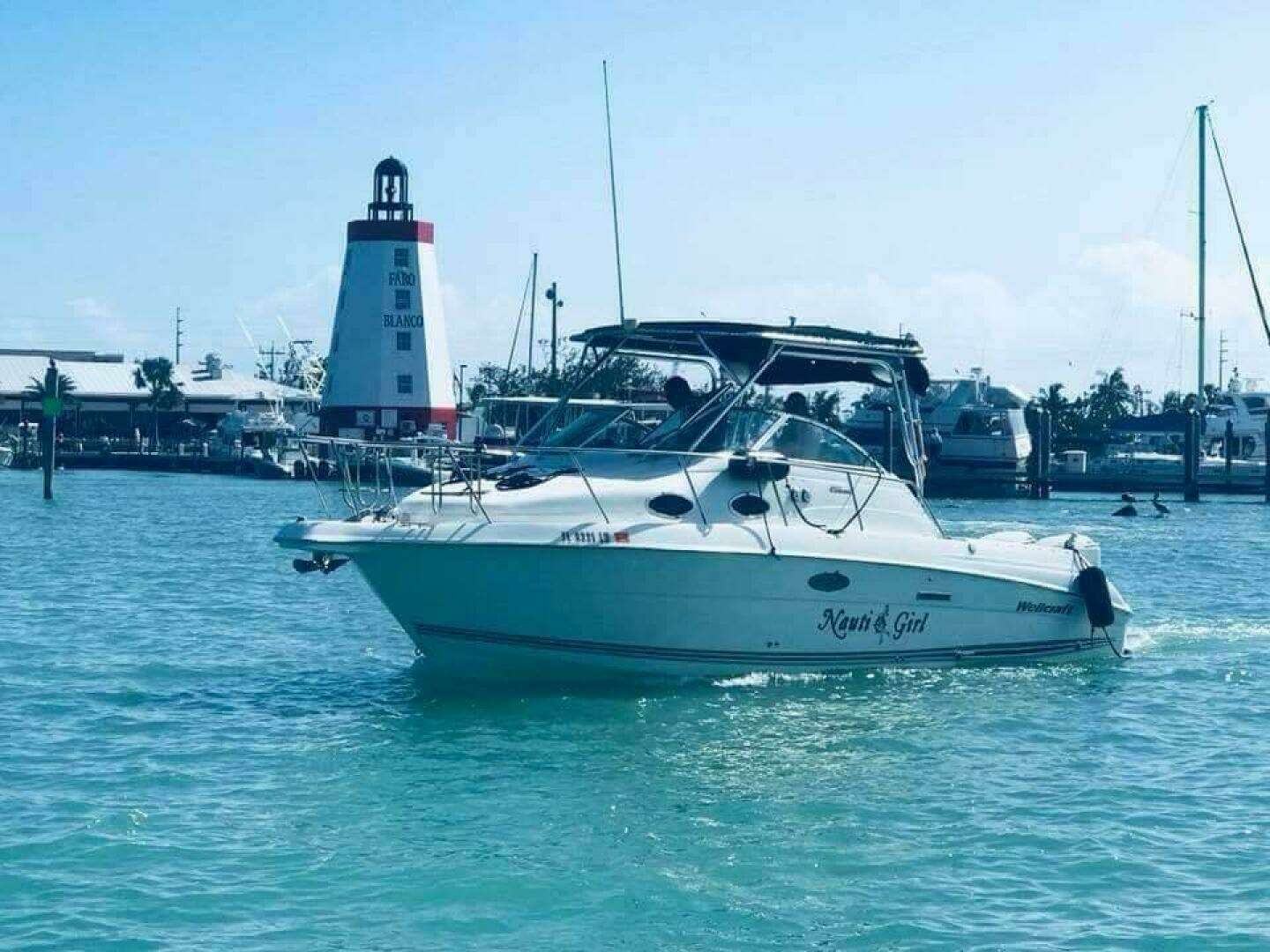 2001 Wellcraft 270 Coastal - Image 2