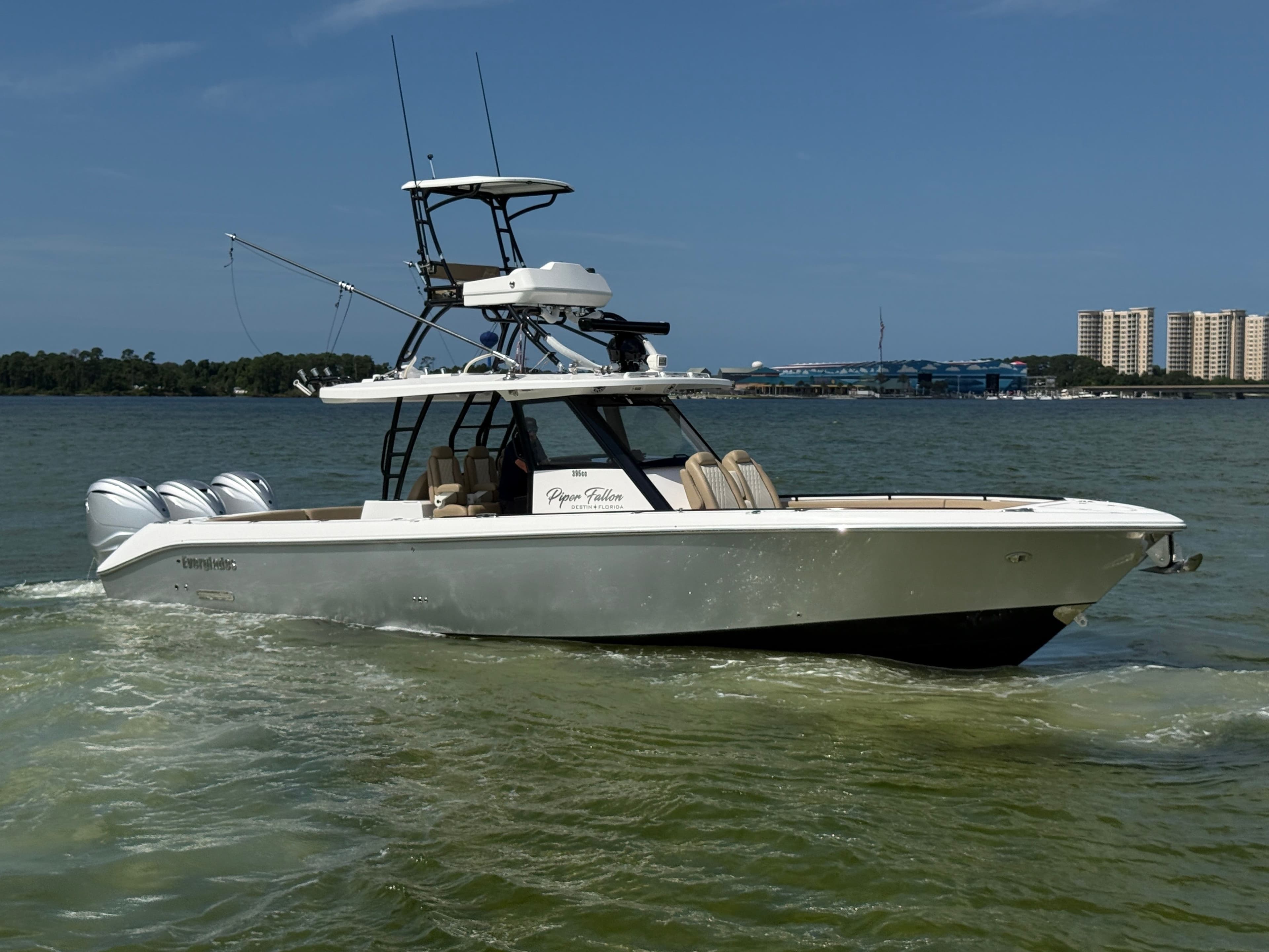 2022 Everglades 395 Center Console