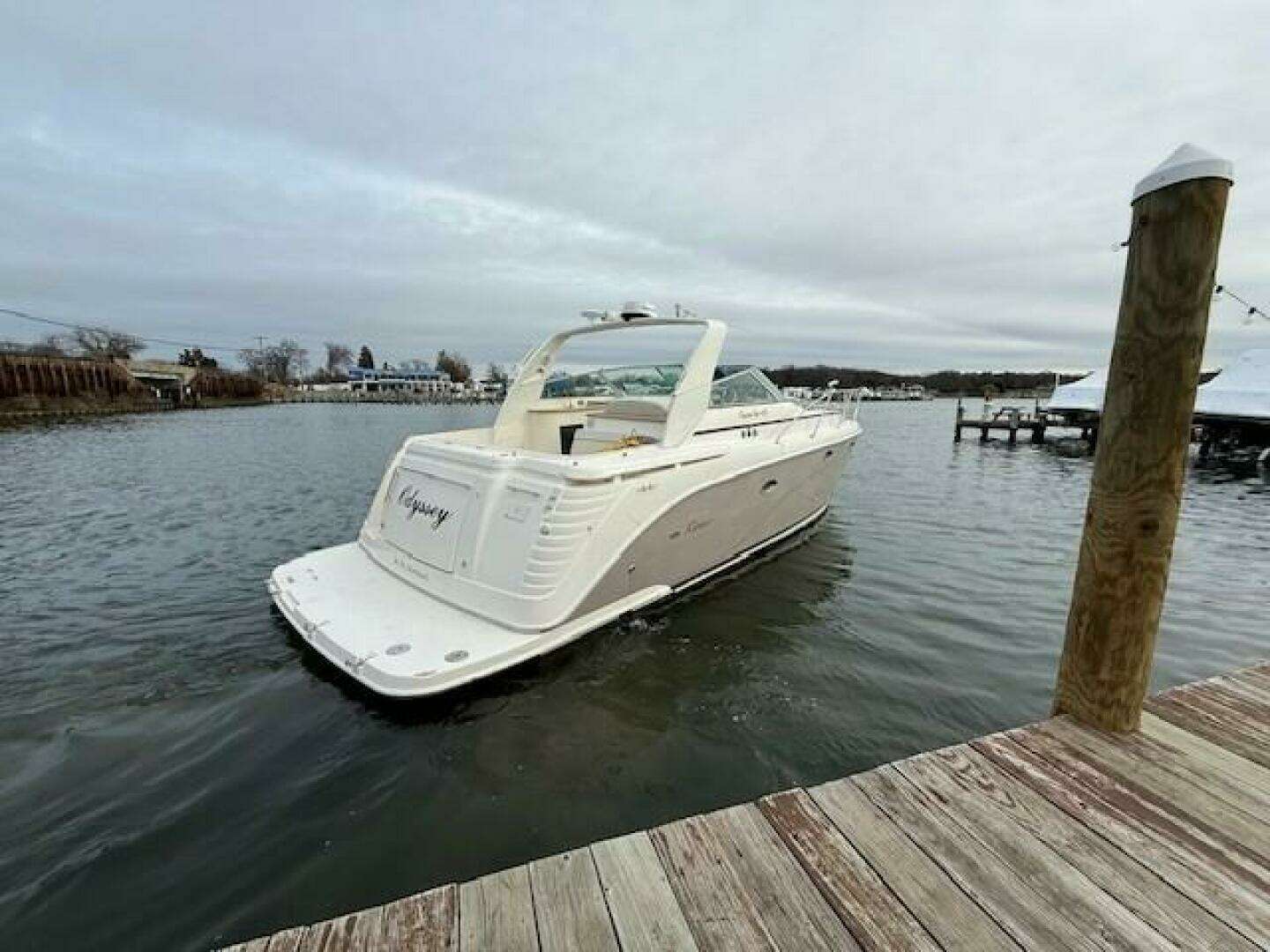 2006 Rinker 410 express diesel - Image 6